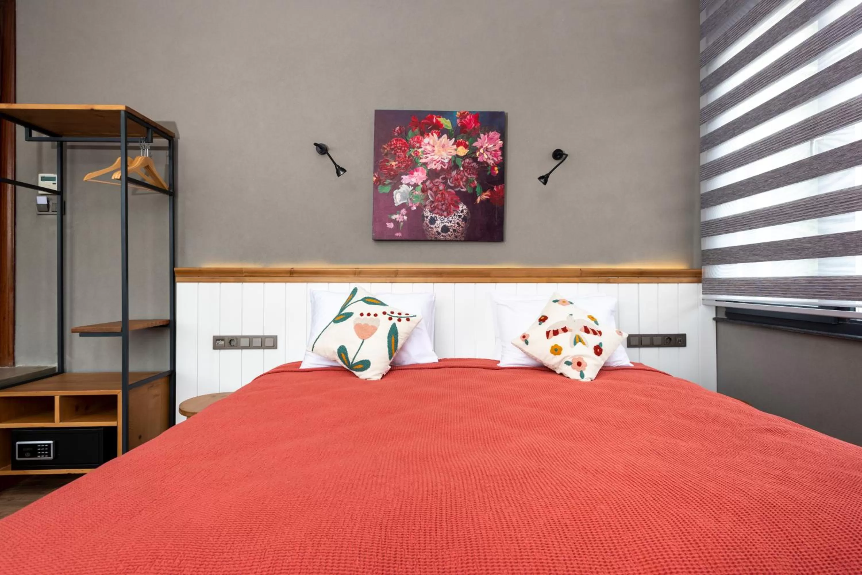 Bed in Istanbul Old City Colorful Houses Balat PETRION Hotel