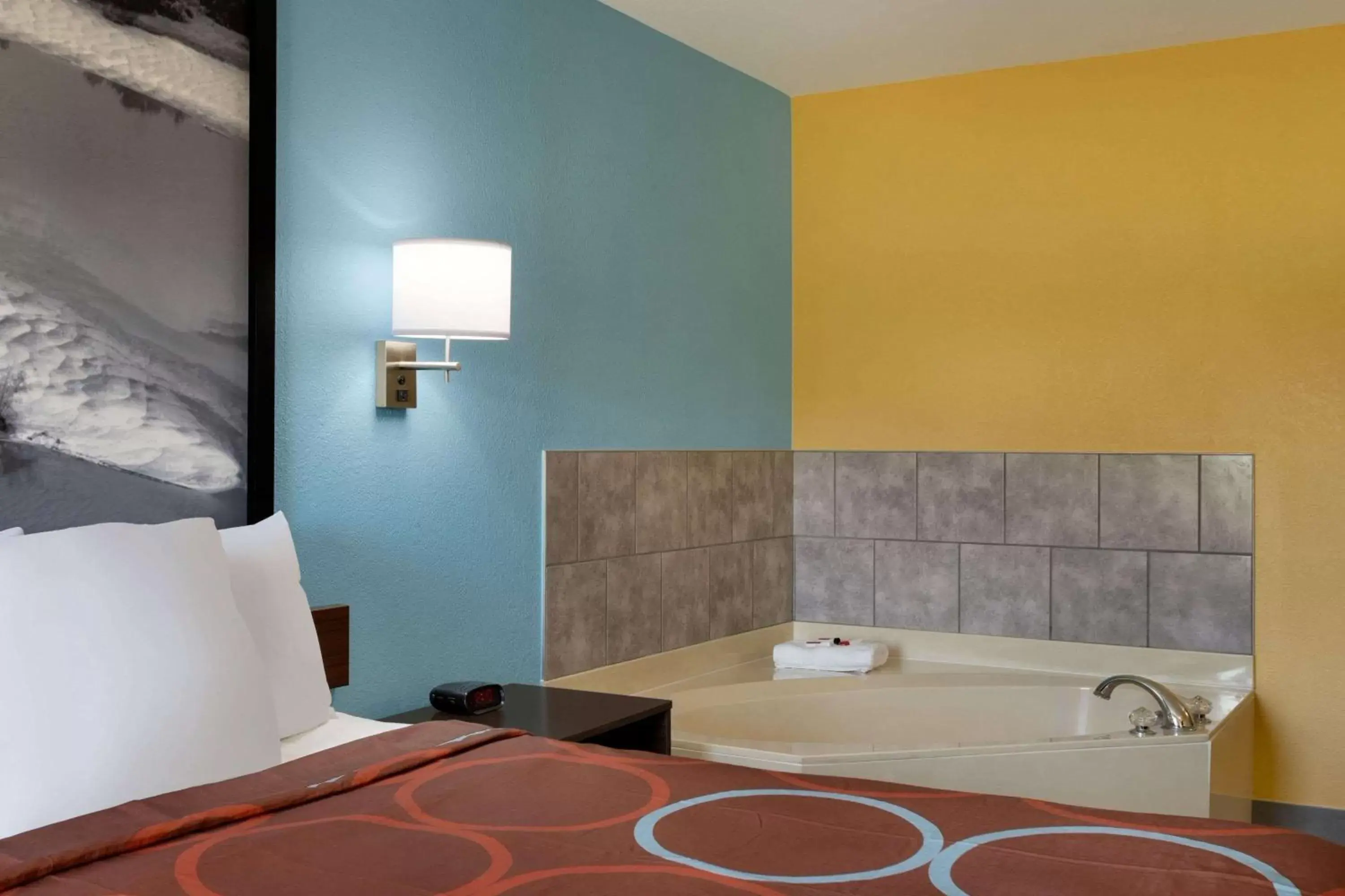 Photo of the whole room, Bathroom in Super 8 by Wyndham Olive Branch