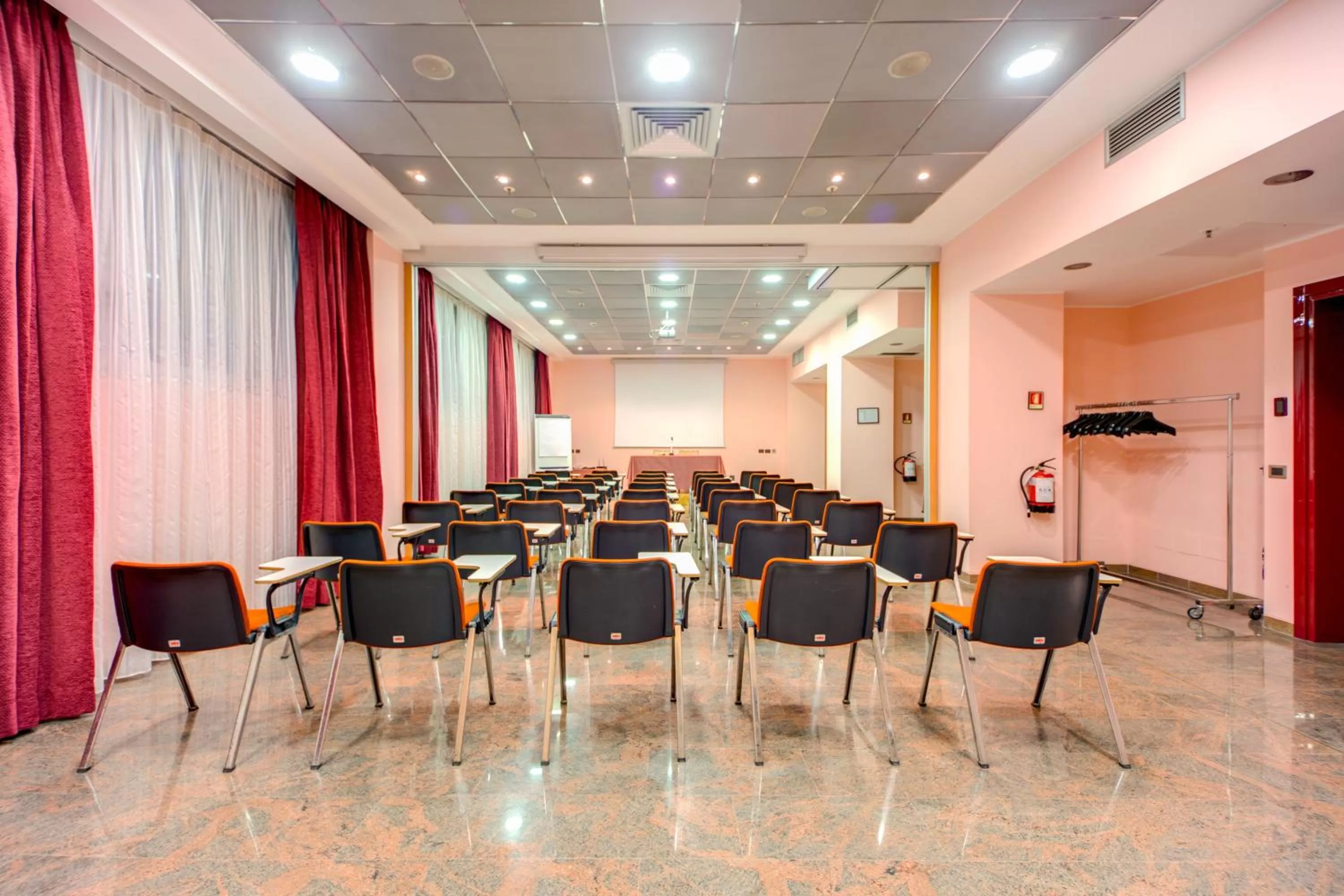 Business facilities in Hotel Galileo