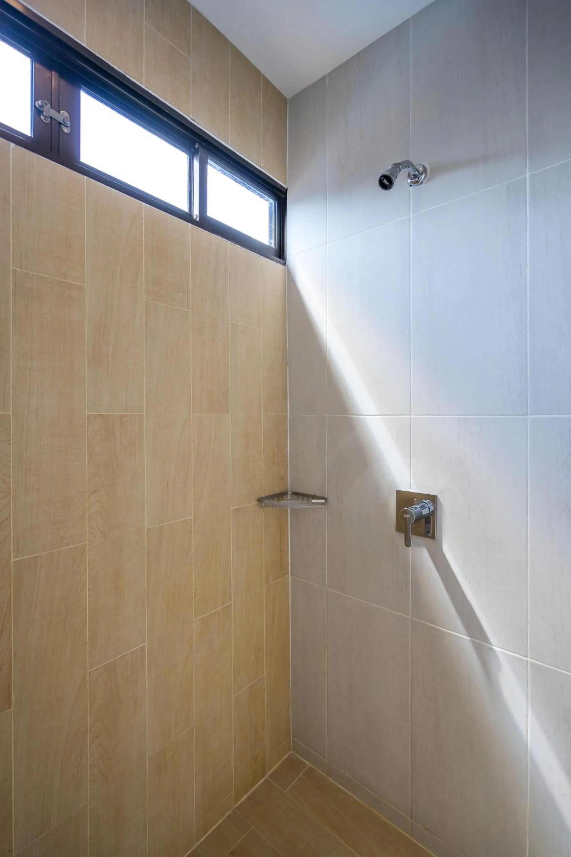 Shower in Baan Suwantawe