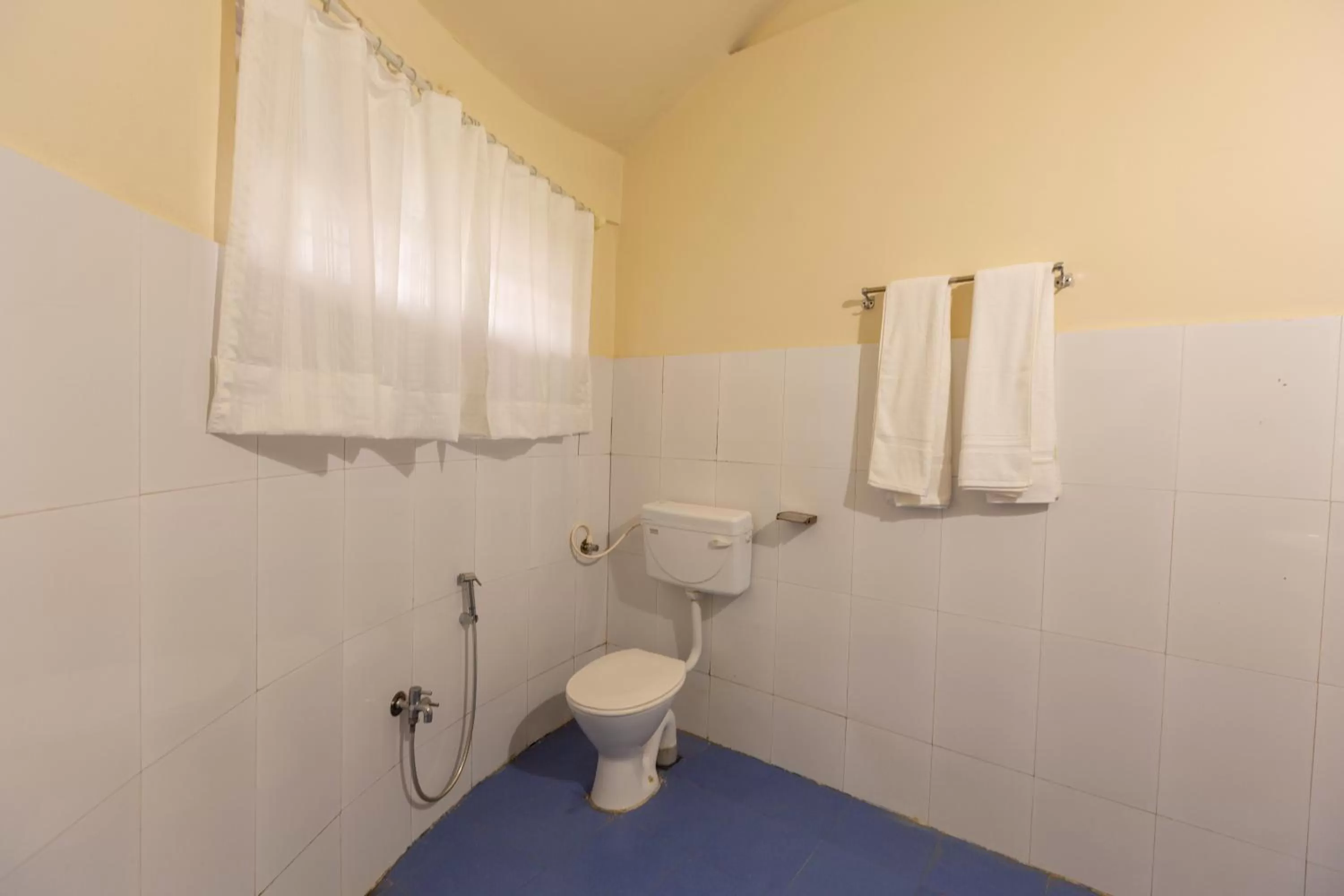 KSTDC Hotel Mayura Krishna Almatti