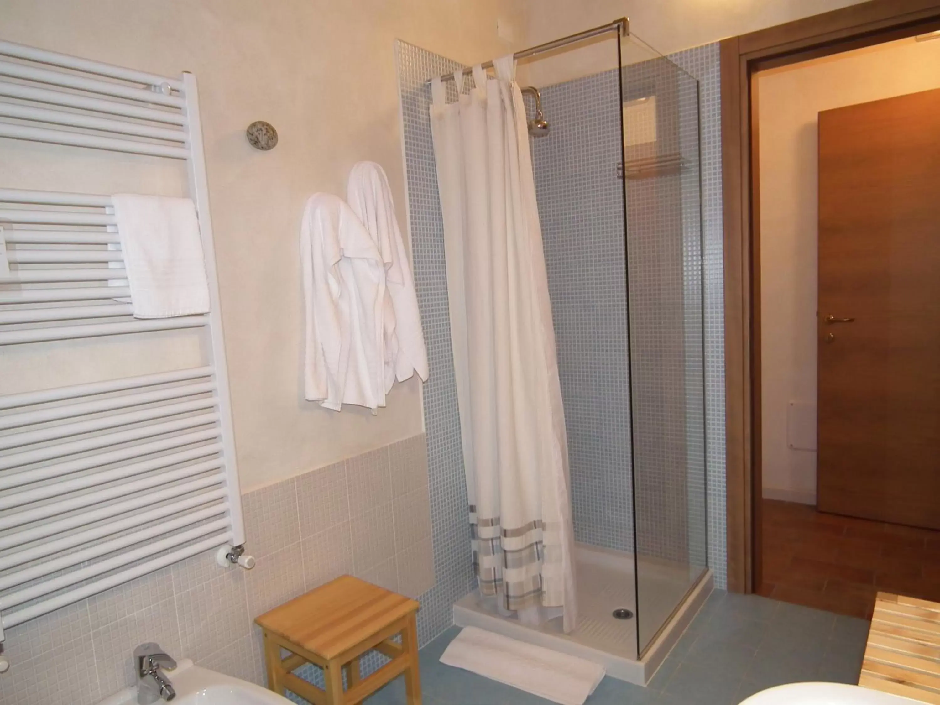 Shower, Bathroom in L'Isolo b&b e case vacanza
