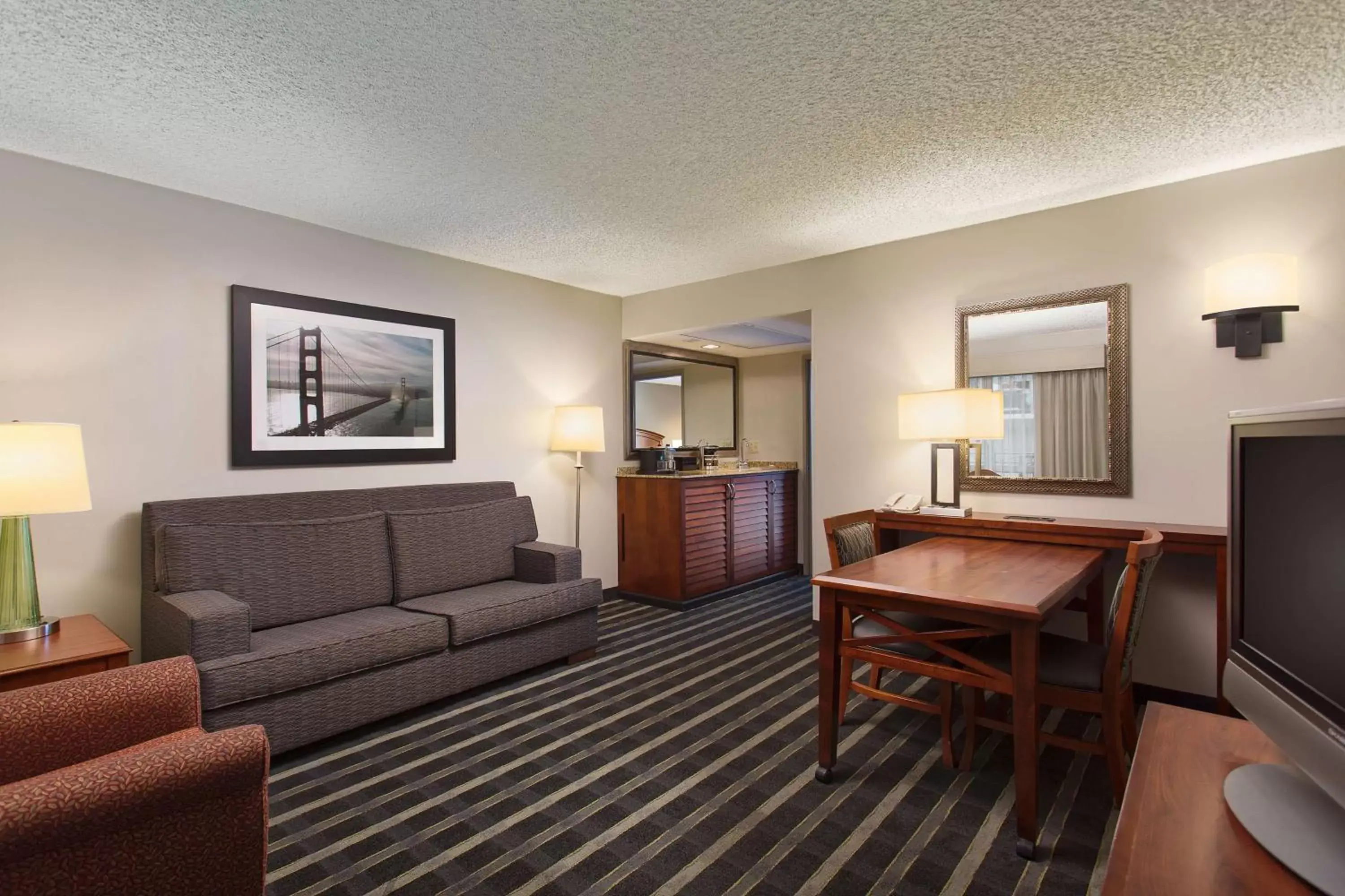 Living room, Seating Area in Embassy Suites San Francisco Airport - Waterfront