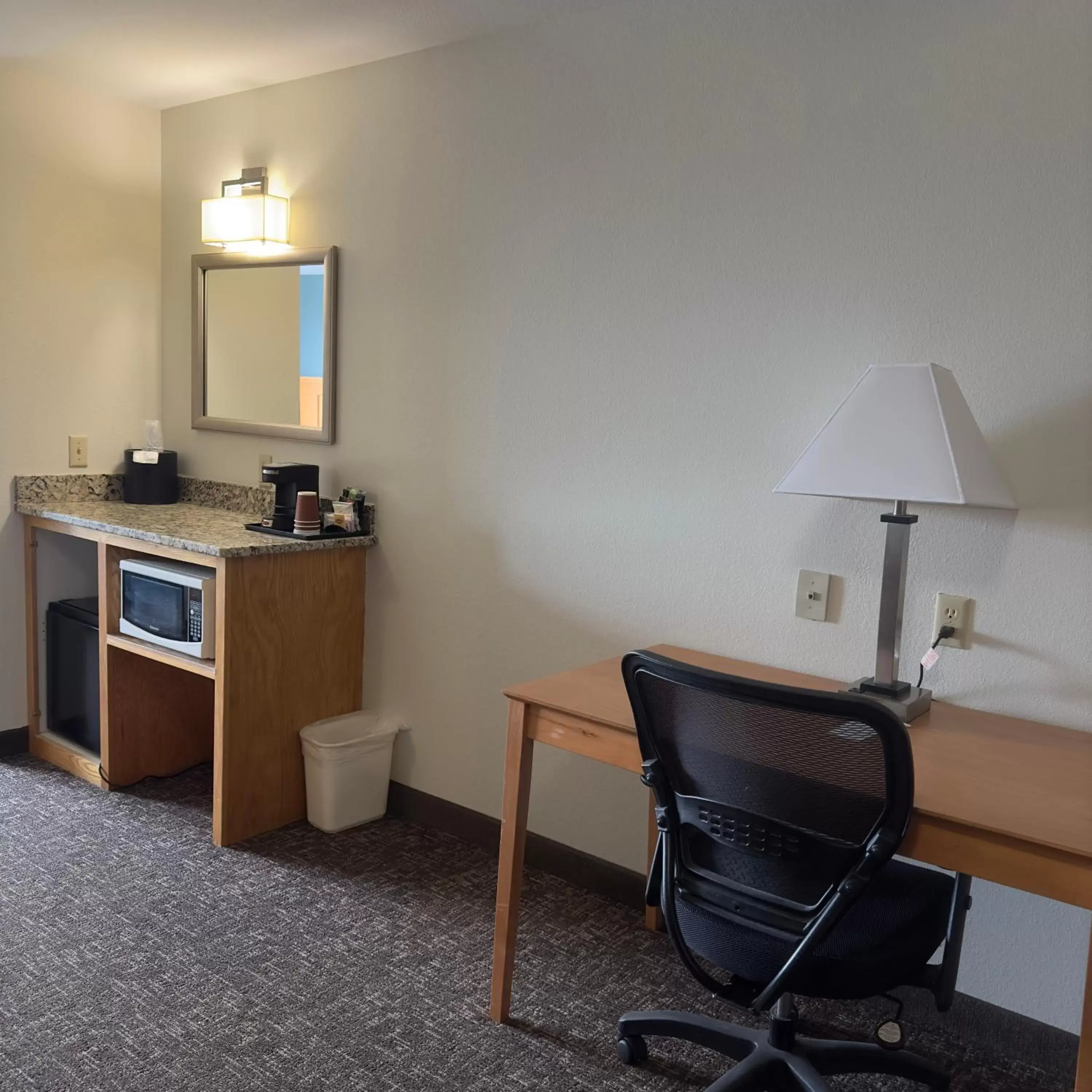 Seating Area in Duluth Inn & Suites Near Spirit Mountain