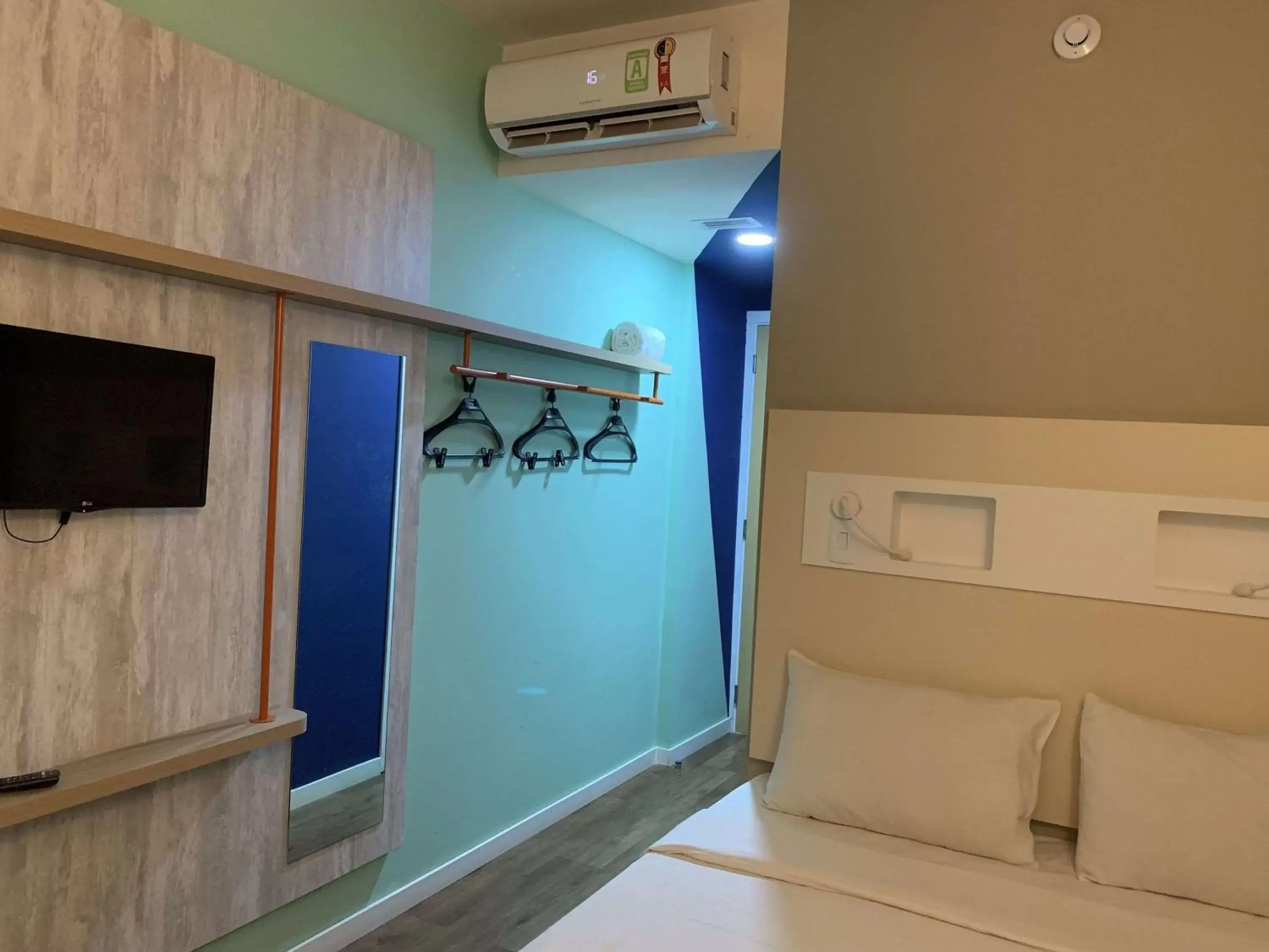 Bedroom, TV/Entertainment Center in ibis budget Muriae