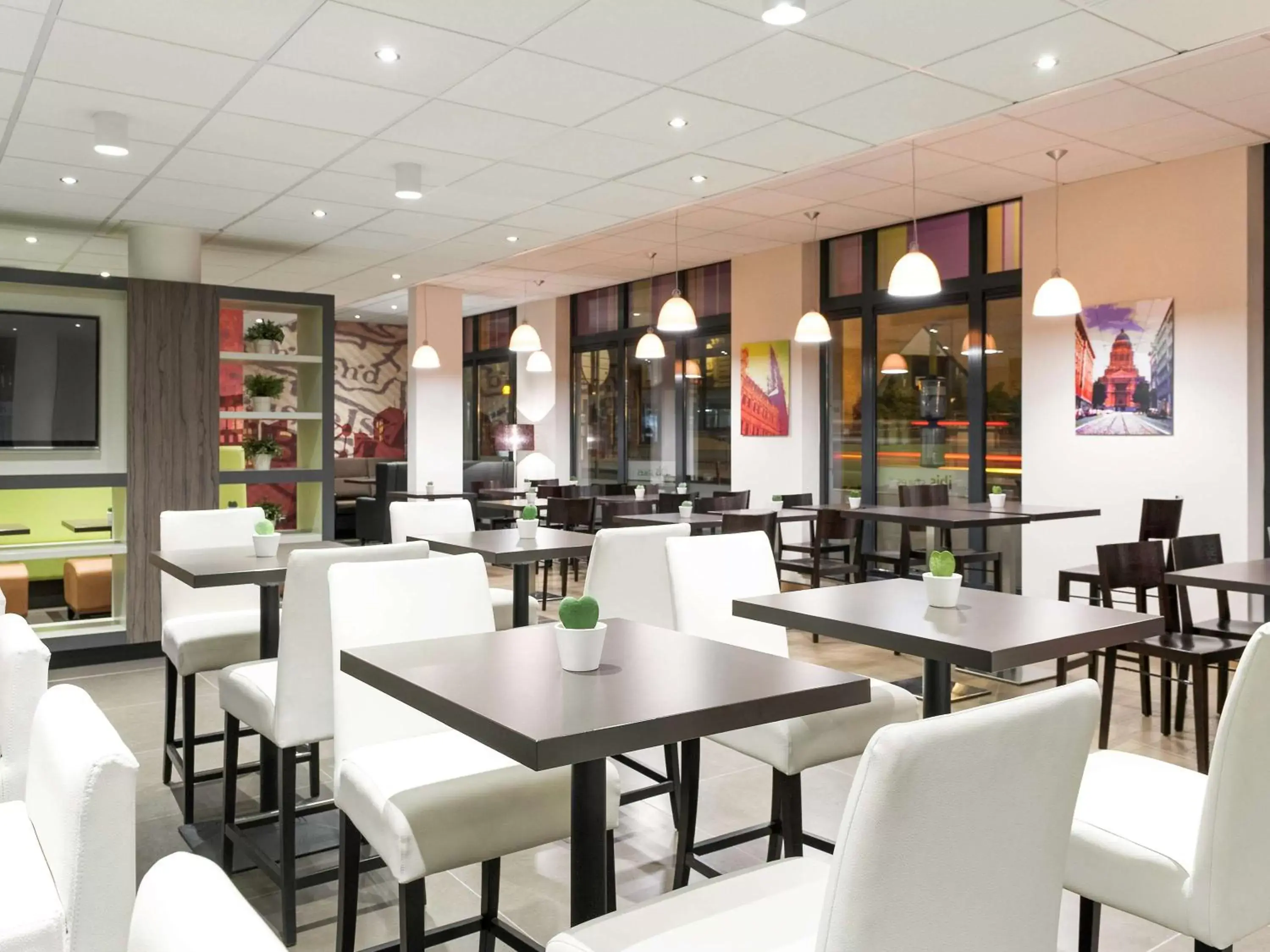 Restaurant/Places to Eat in ibis Styles Hotel Brussels Centre Stéphanie