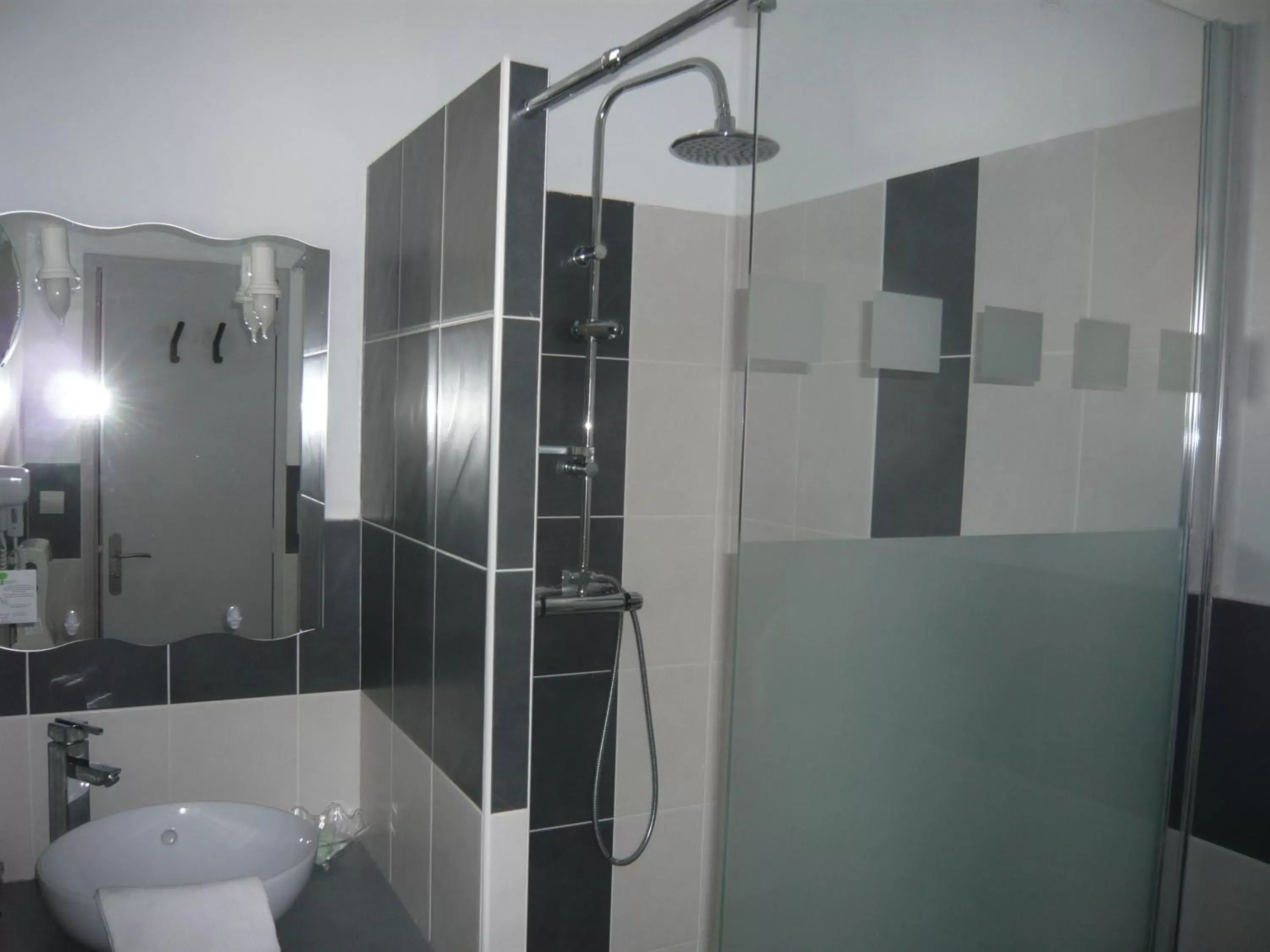 Bathroom in Hôtel Port Beach