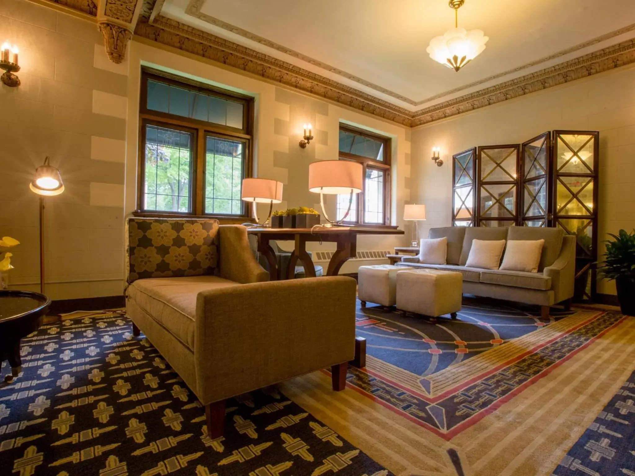 Day, Seating Area in The Plaza Hotel - Milwaukee