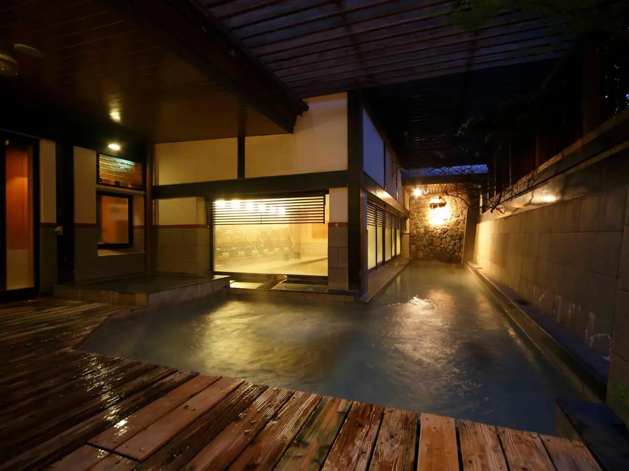 Hot Spring Bath, Swimming Pool in Kyotoya Hotel