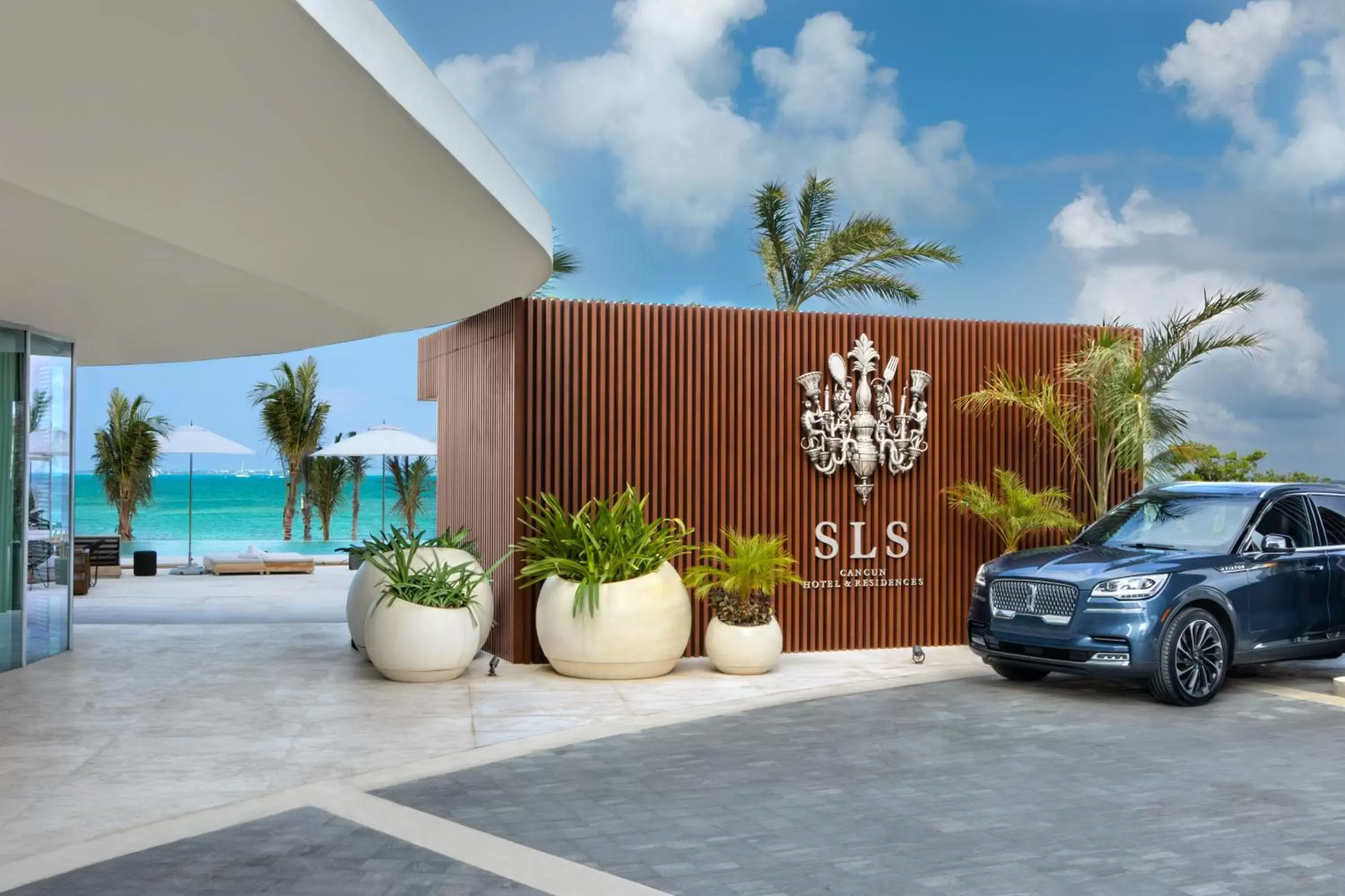Facade/entrance in SLS Cancun Hotel & Spa