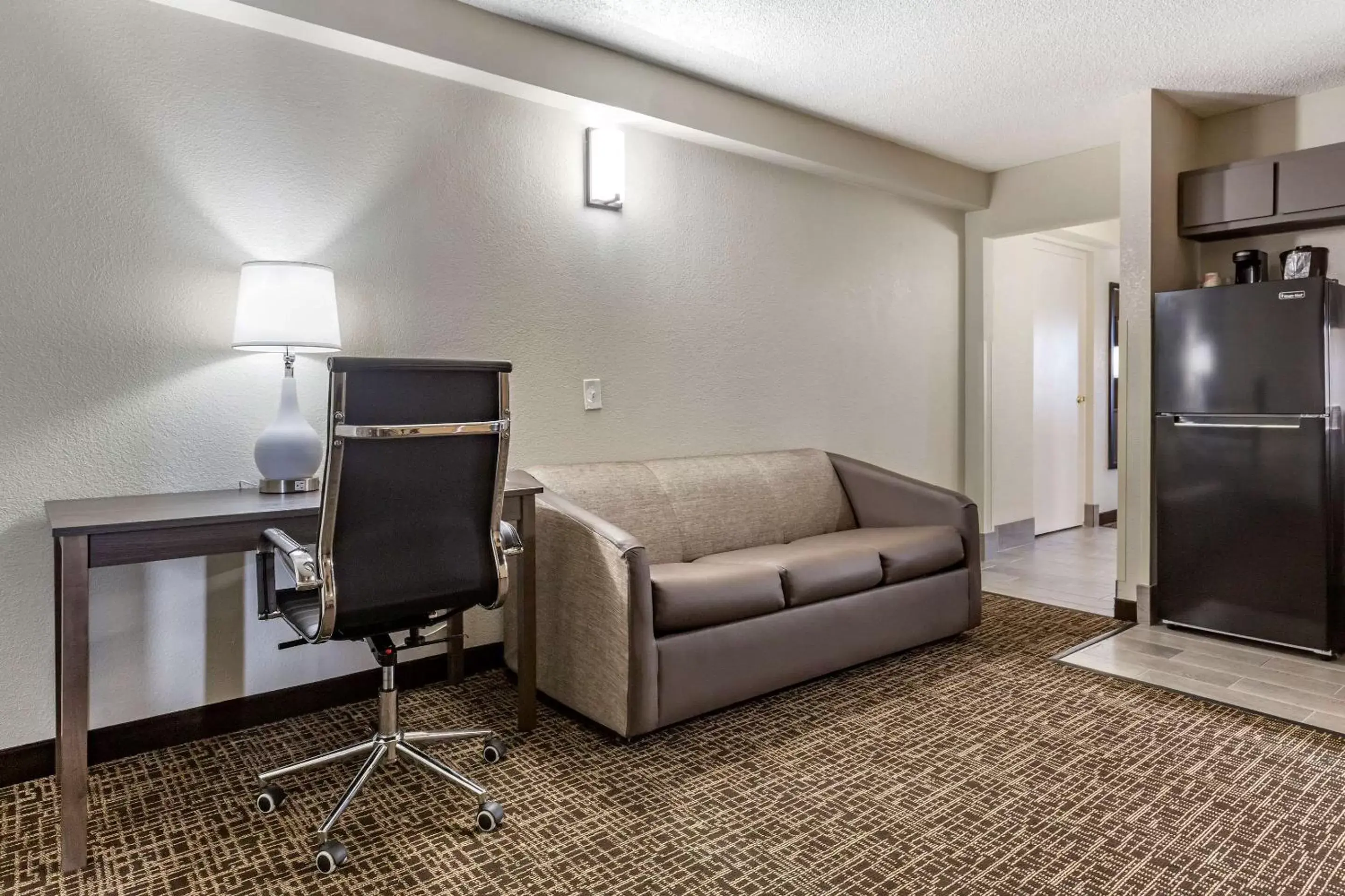 Photo of the whole room, Seating Area in Quality Inn & Suites Spring Lake - Fayetteville Near Fort Liberty