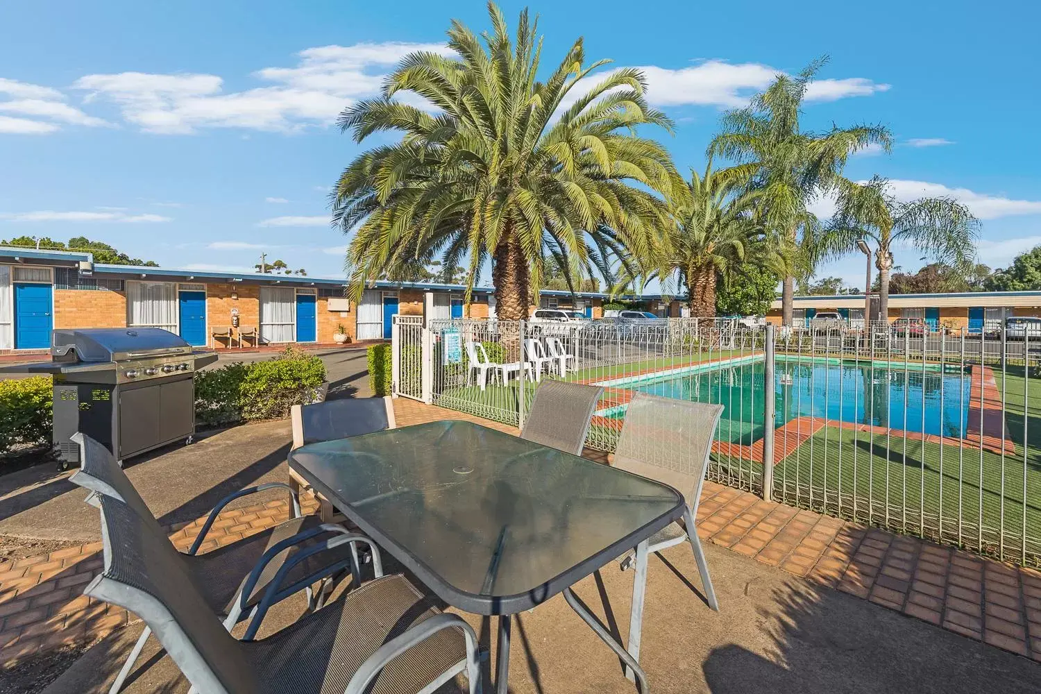 Swimming Pool in Plainsman Motel