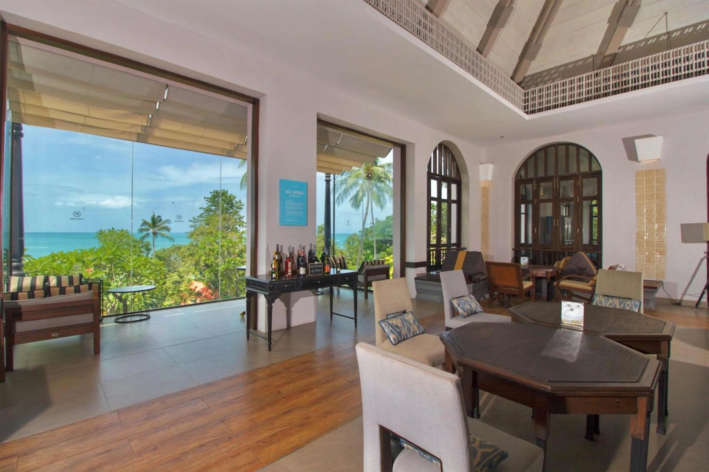 Lounge or bar in Sheraton Samui Resort