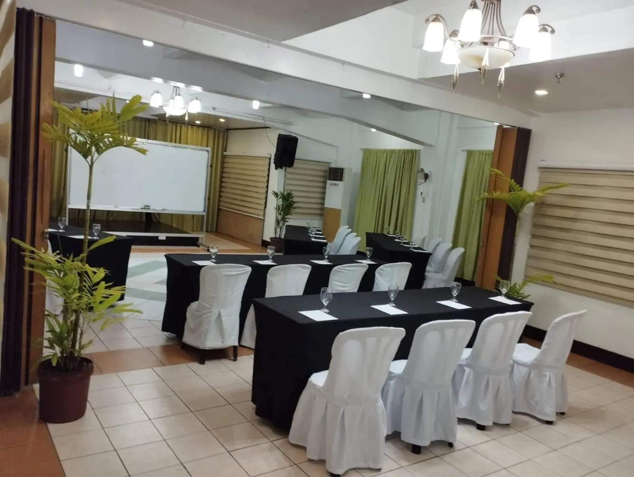 Banquet/Function facilities in Stone House Bed and Breakfast