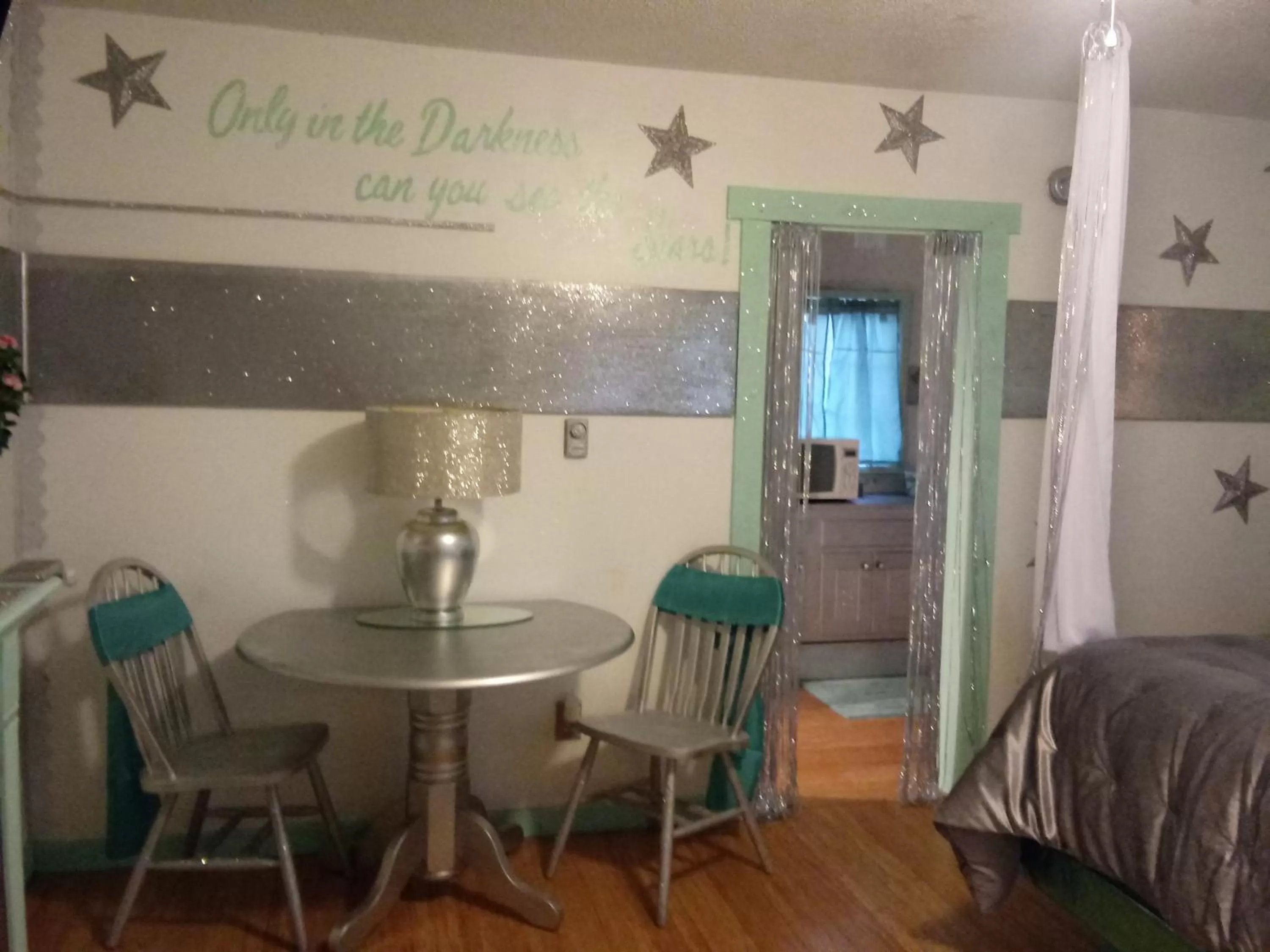 Living room, Dining Area in CRESCENT MOON MOTEL