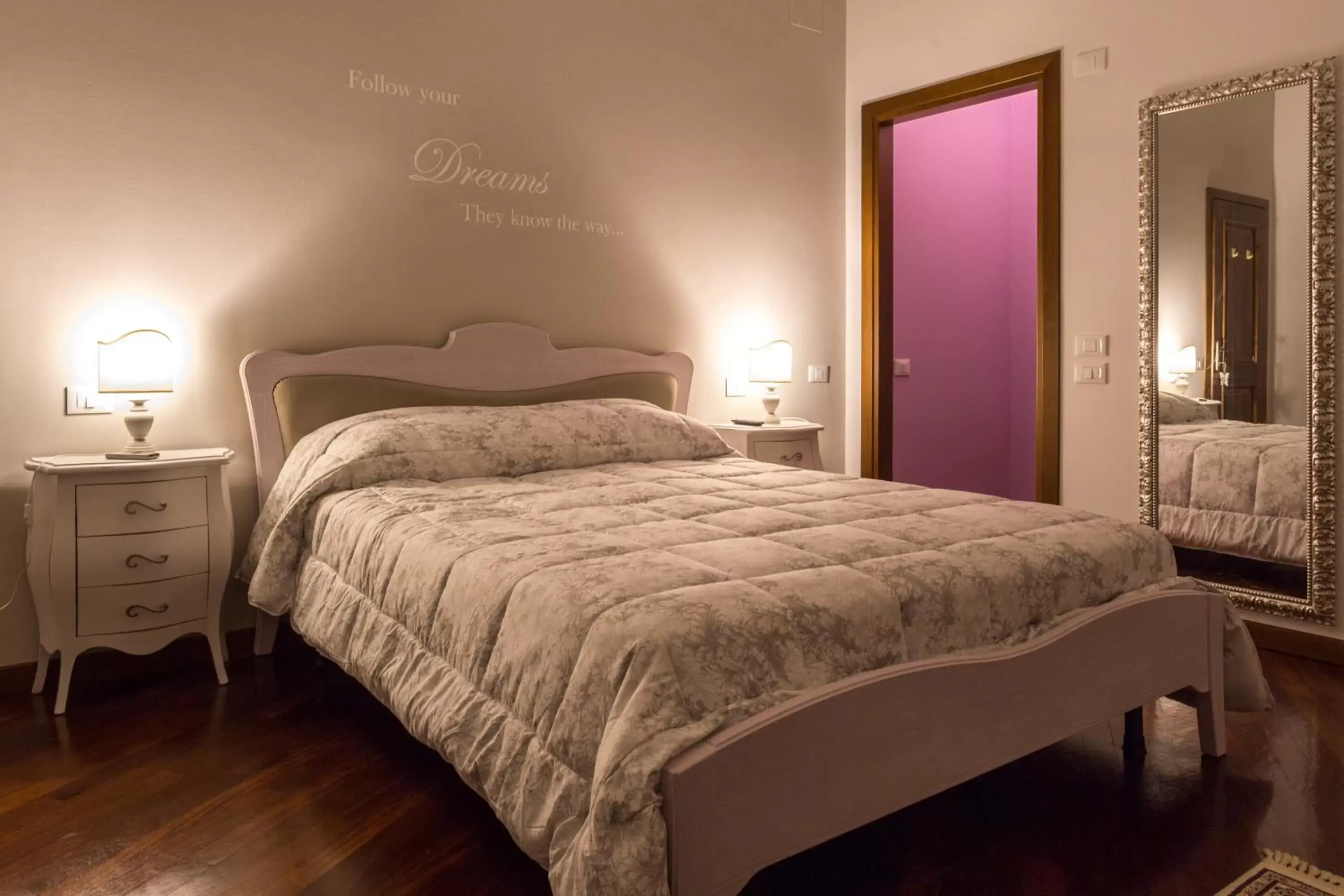 Photo of the whole room, Bed in La Dimora di Lara B&B