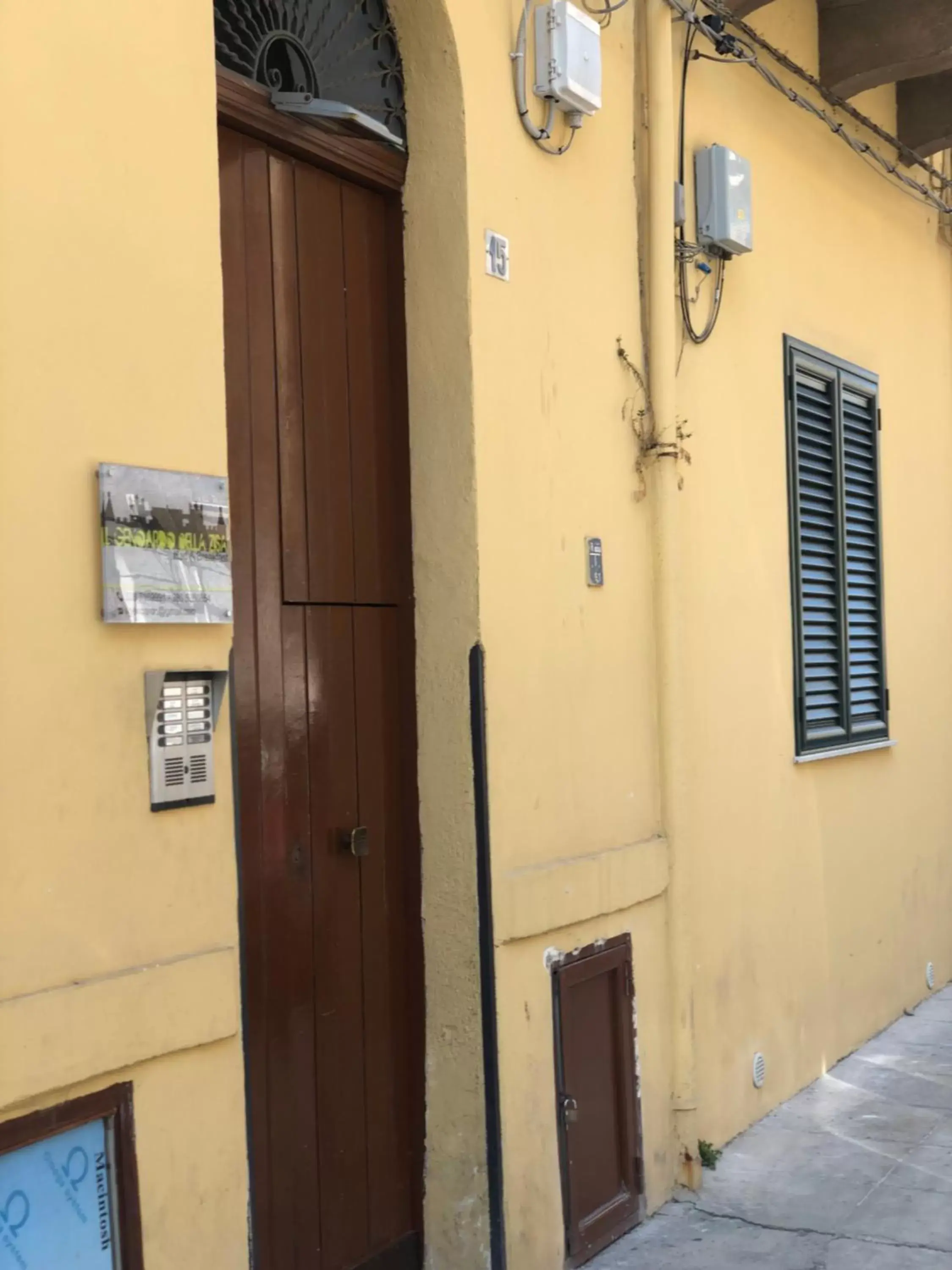 Facade/entrance in Il Genoardo Della Zisa