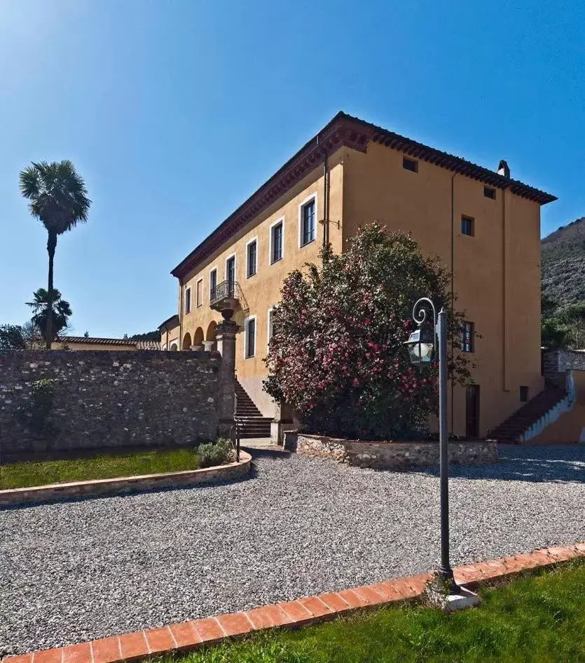 Facade/entrance, Property Building in Hotel Villa Cheli