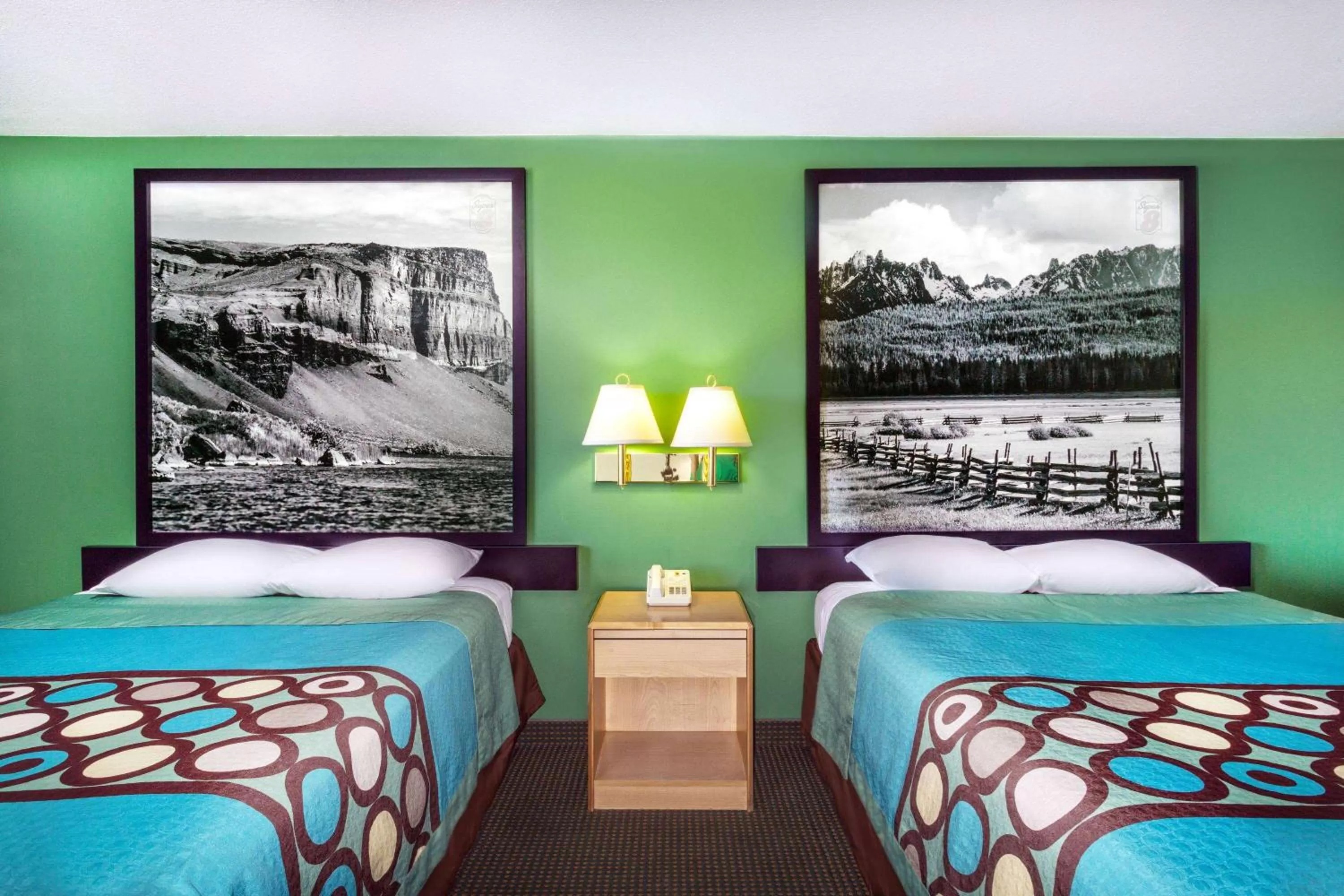 Photo of the whole room, Bed in Super 8 by Wyndham Heyburn