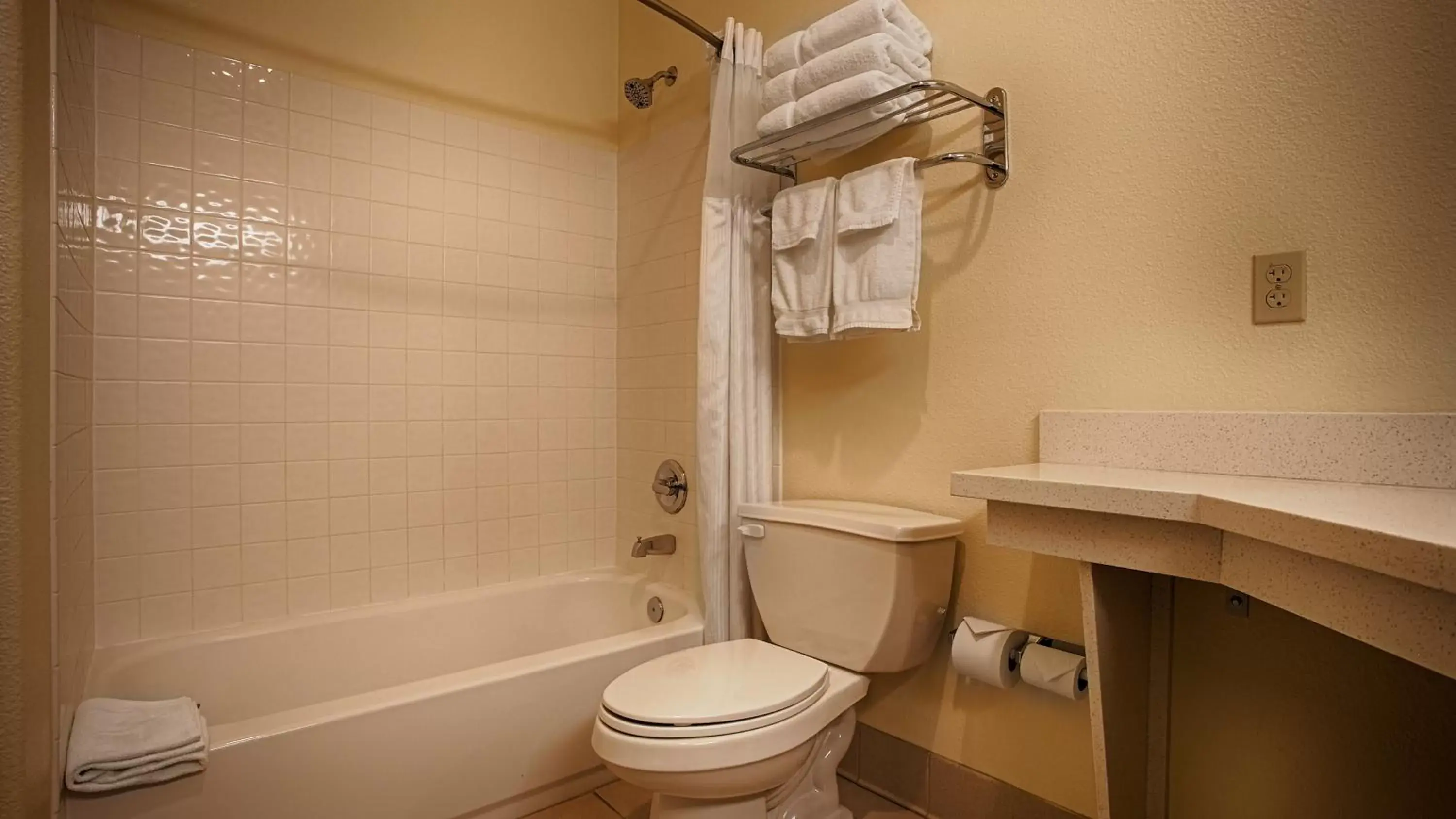 Bathroom in Best Western Rose Quartz Inn