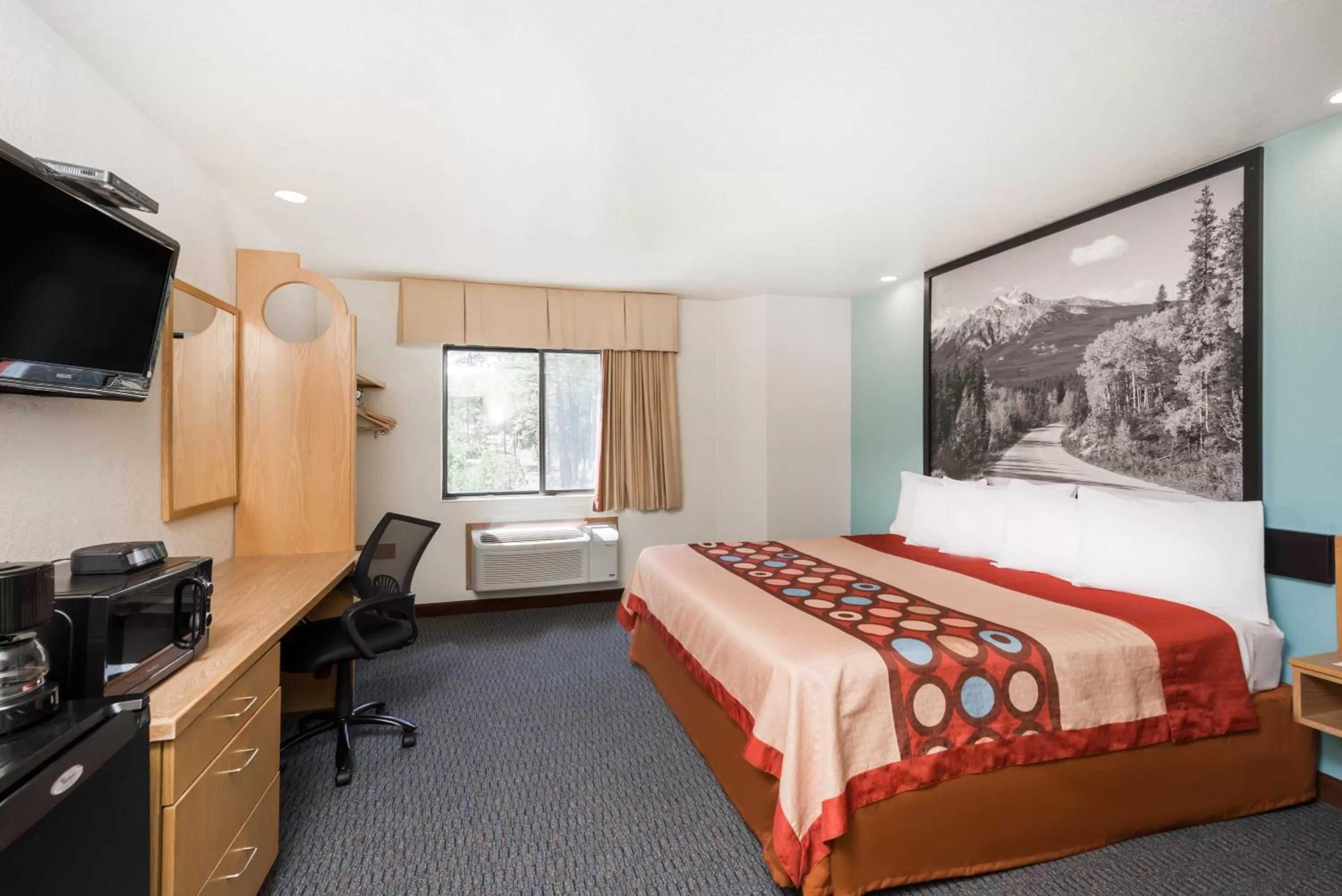 Photo of the whole room, Bed in Super 8 by Wyndham Show Low