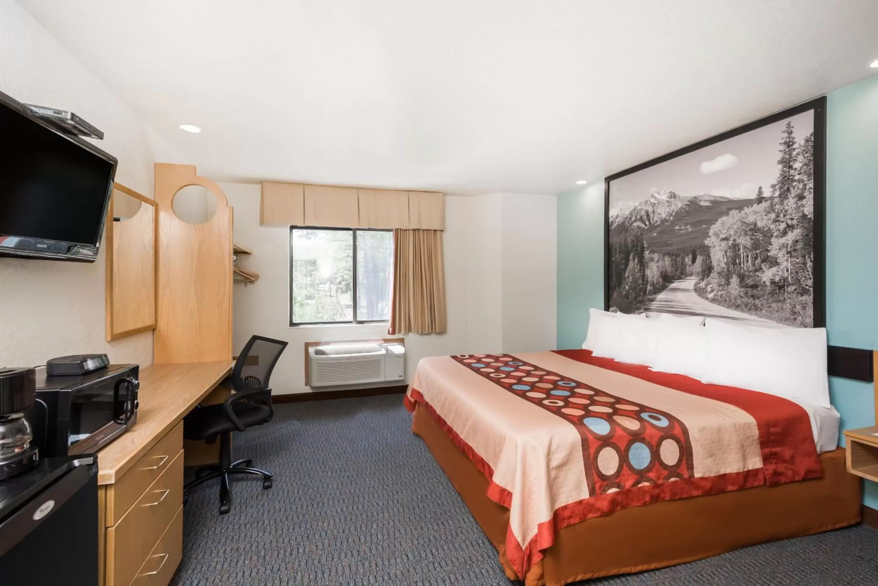 Photo of the whole room in Super 8 by Wyndham Show Low Photo of the whole room in Super 8 by Wyndham Show Low