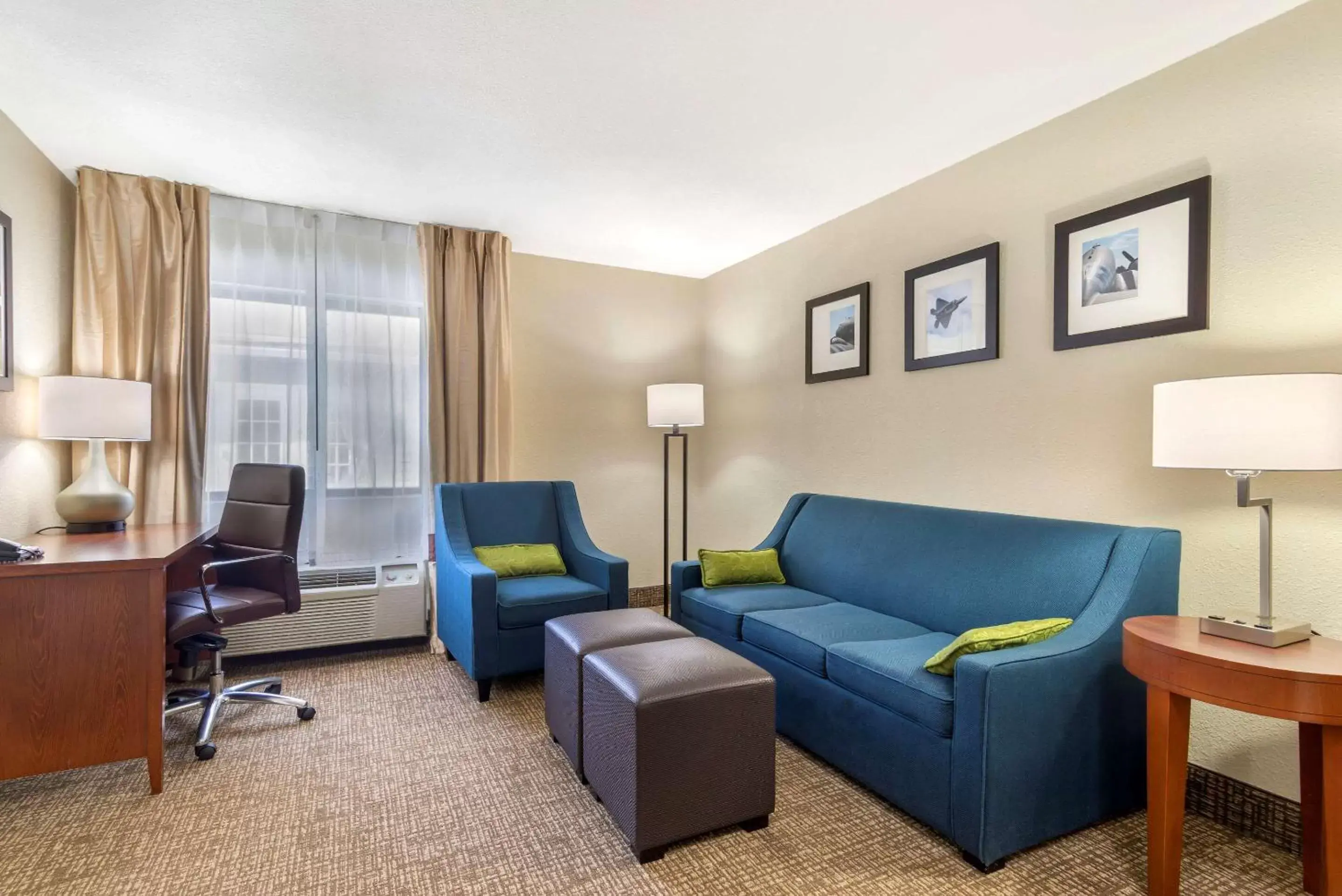 Bedroom, Seating Area in Comfort Inn & Suites - near Robins Air Force Base Main Gate