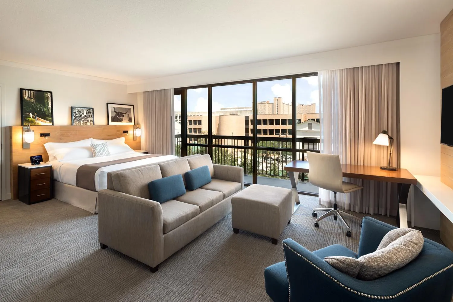 Bed in AT&T Hotel & Conference Center