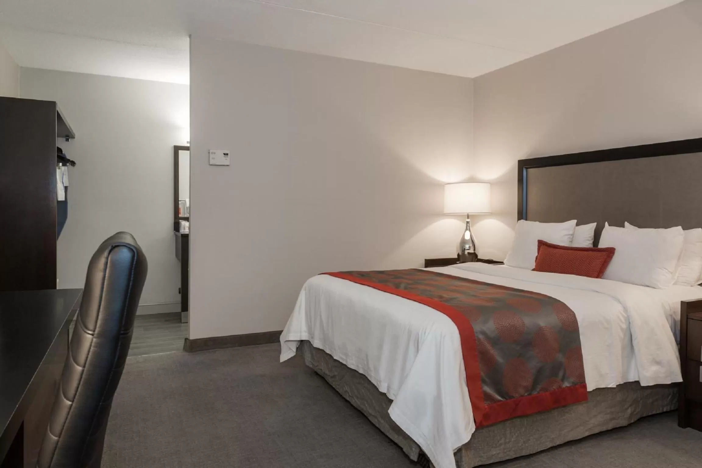 Bedroom, Bed in Ramada by Wyndham Boston