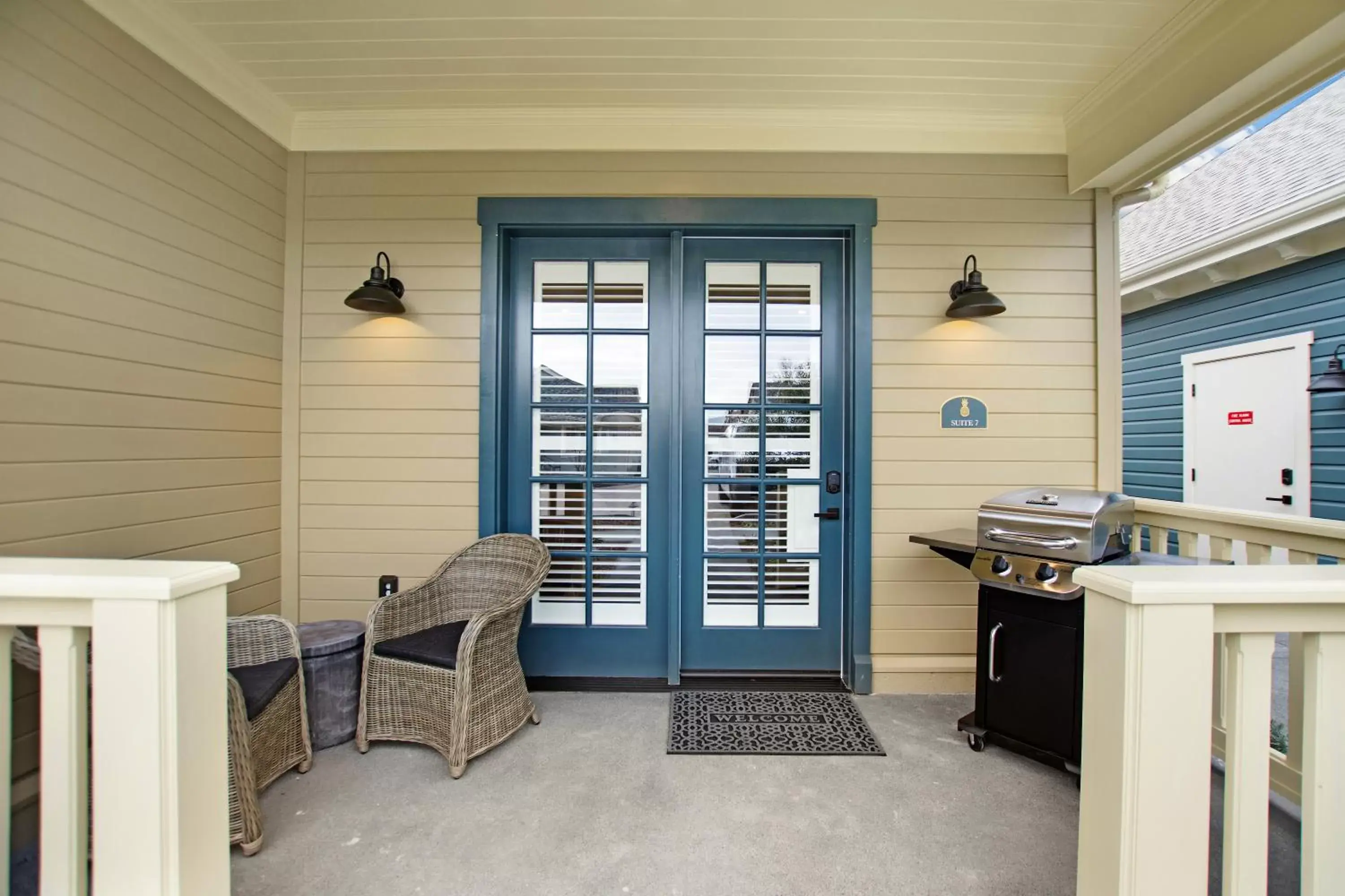 Patio, Seating Area in Sonoma Bungalows