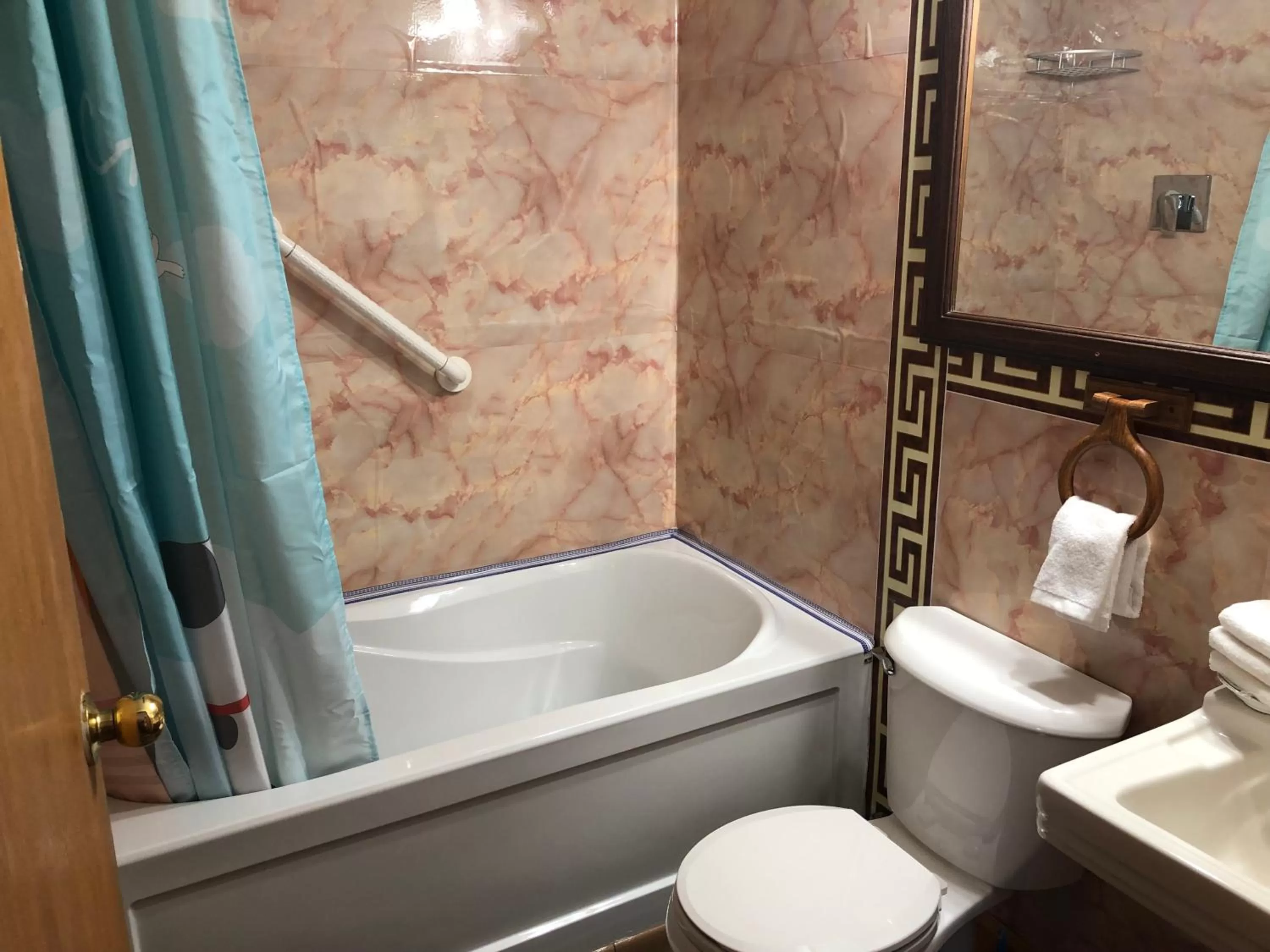 Bathroom in Heritage Place Hotel