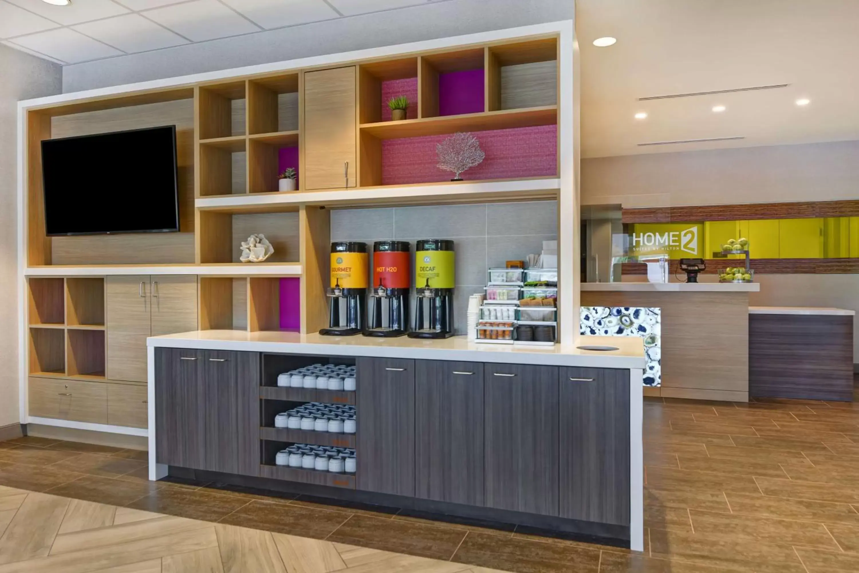 Dining area in Home2 Suites By Hilton Naples I-75 Pine Ridge Road