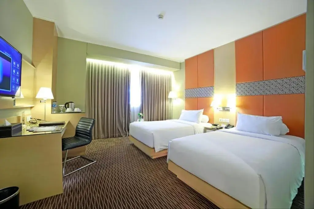 Bedroom, Bed in All Sedayu Hotel Kelapa Gading
