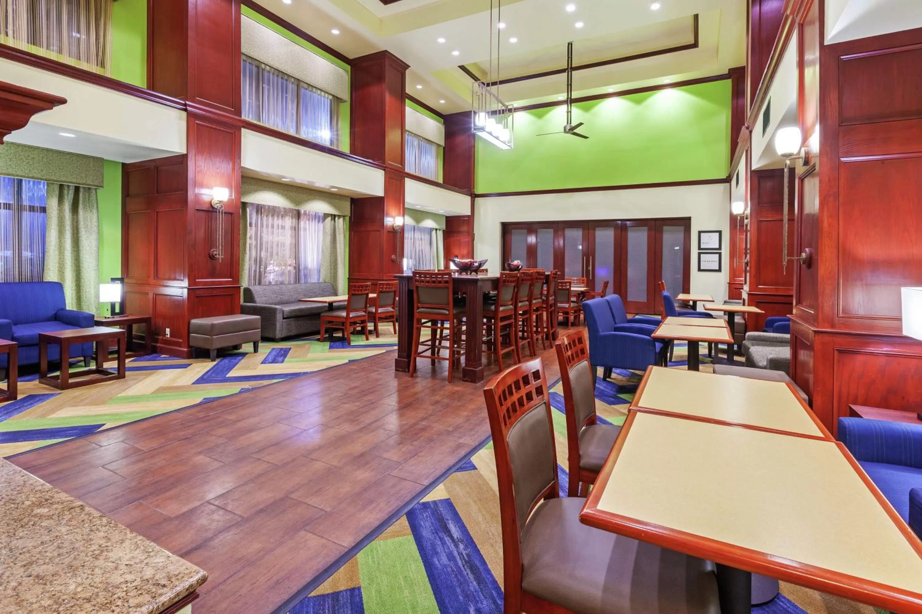 Lobby or reception in Hampton Inn & Suites Owasso