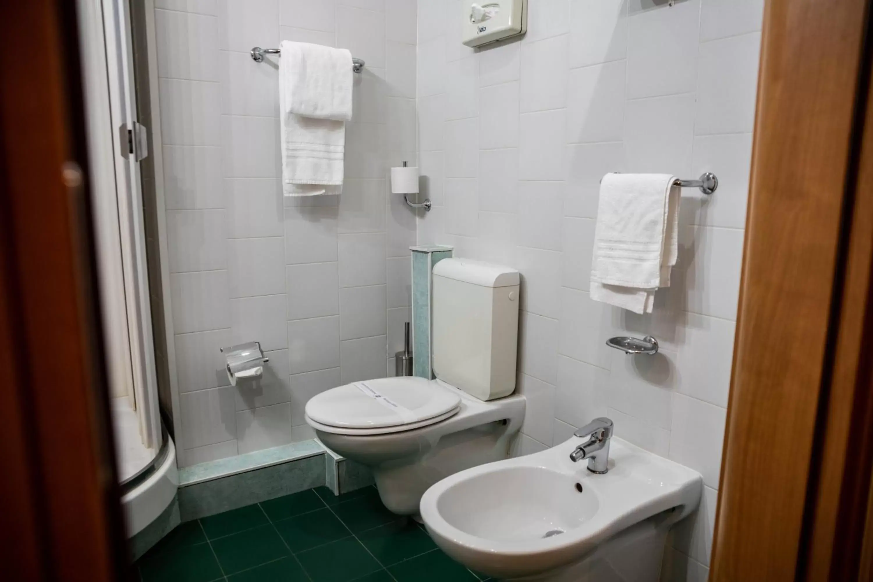 Shower, Bathroom in Hotel Berlino