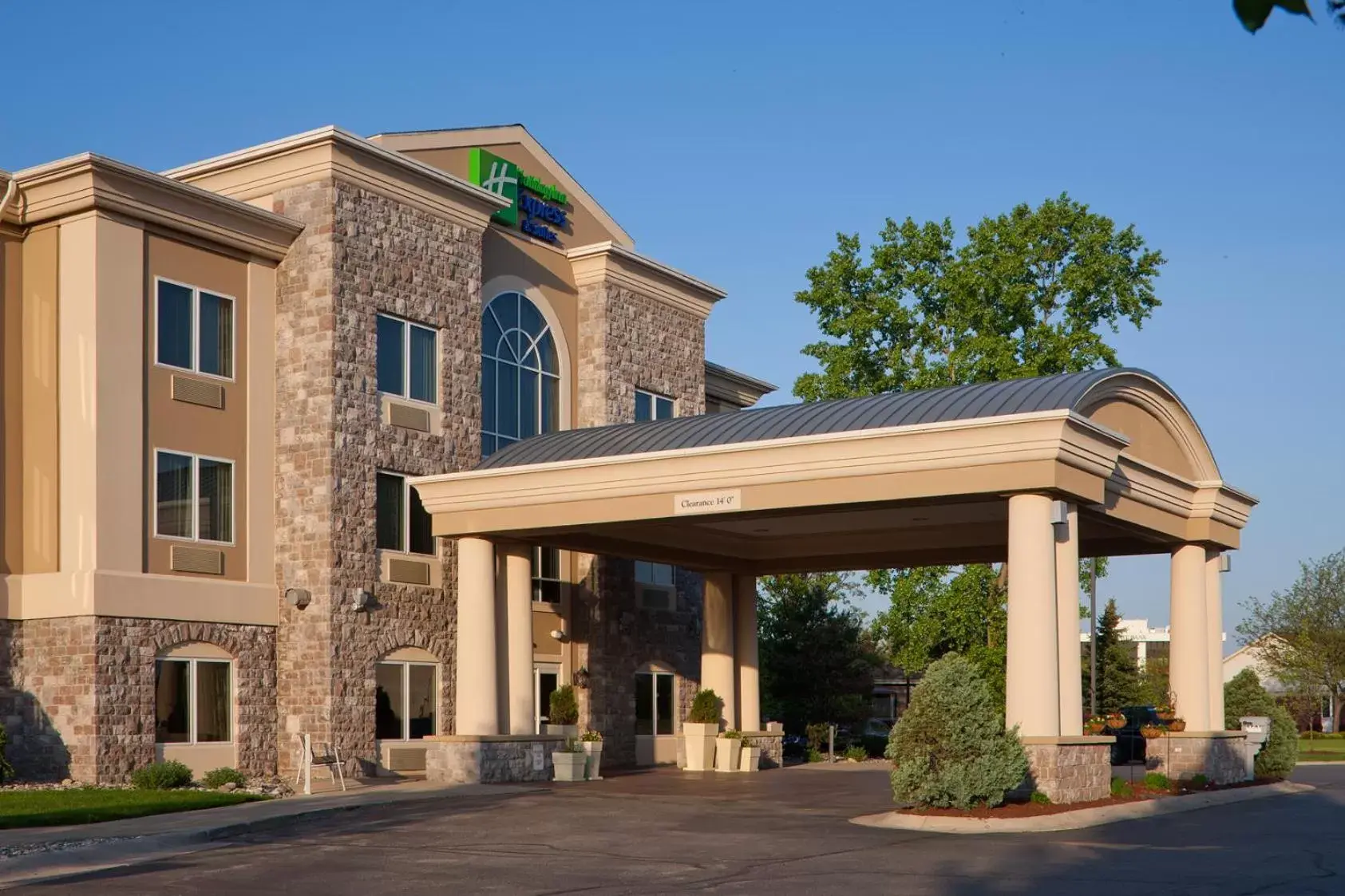 Facade/entrance, Property Building in Holiday Inn Express Hotel & Suites Saginaw, an IHG Hotel