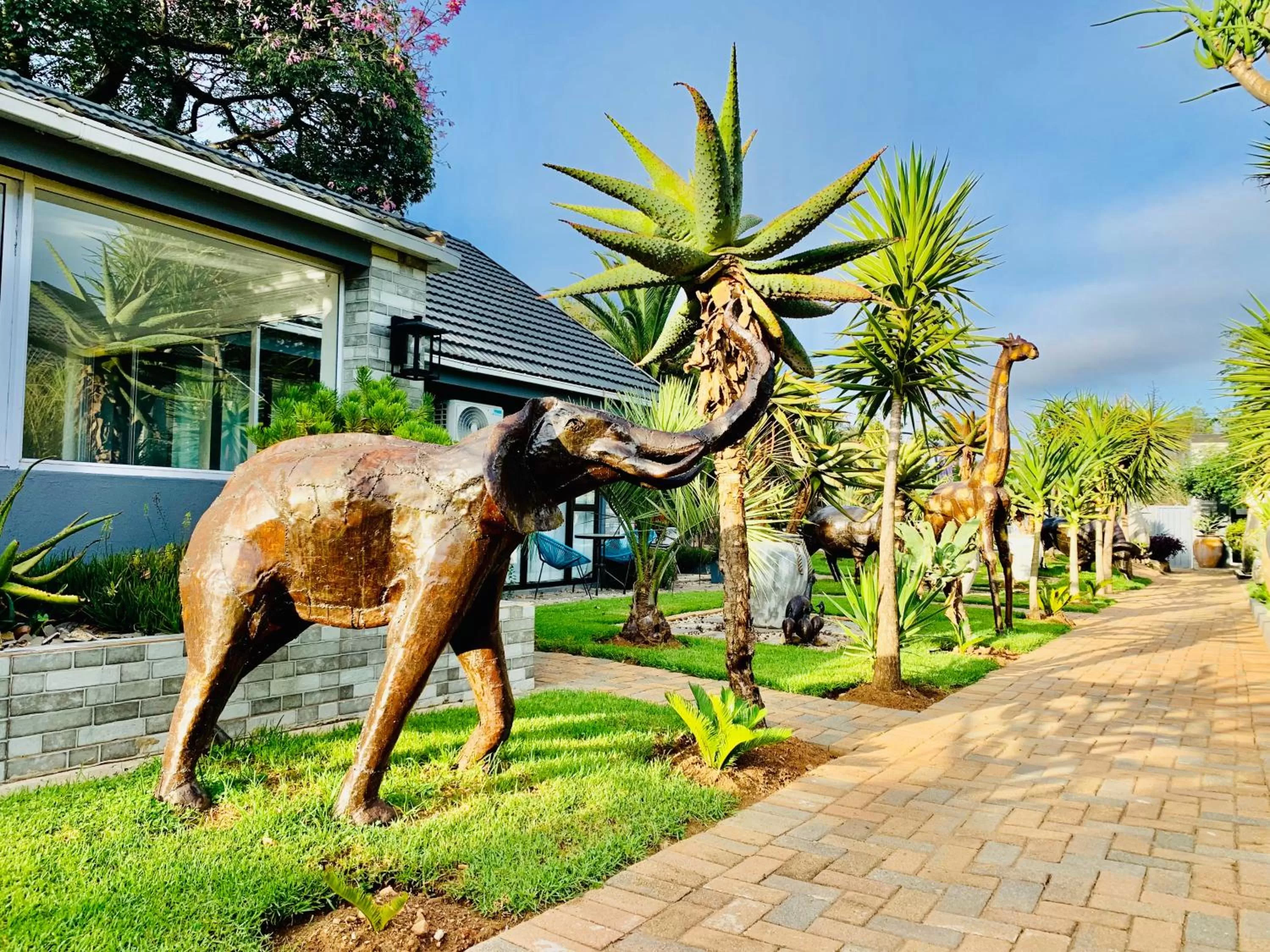 Garden in 24 On Basil Inventive suites