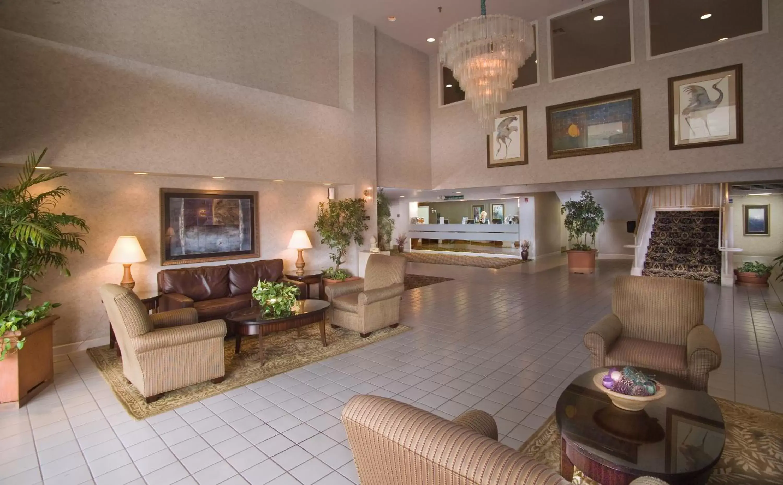 Lobby or reception, Lounge/Bar in Ramada by Wyndham Nashville/Music Valley