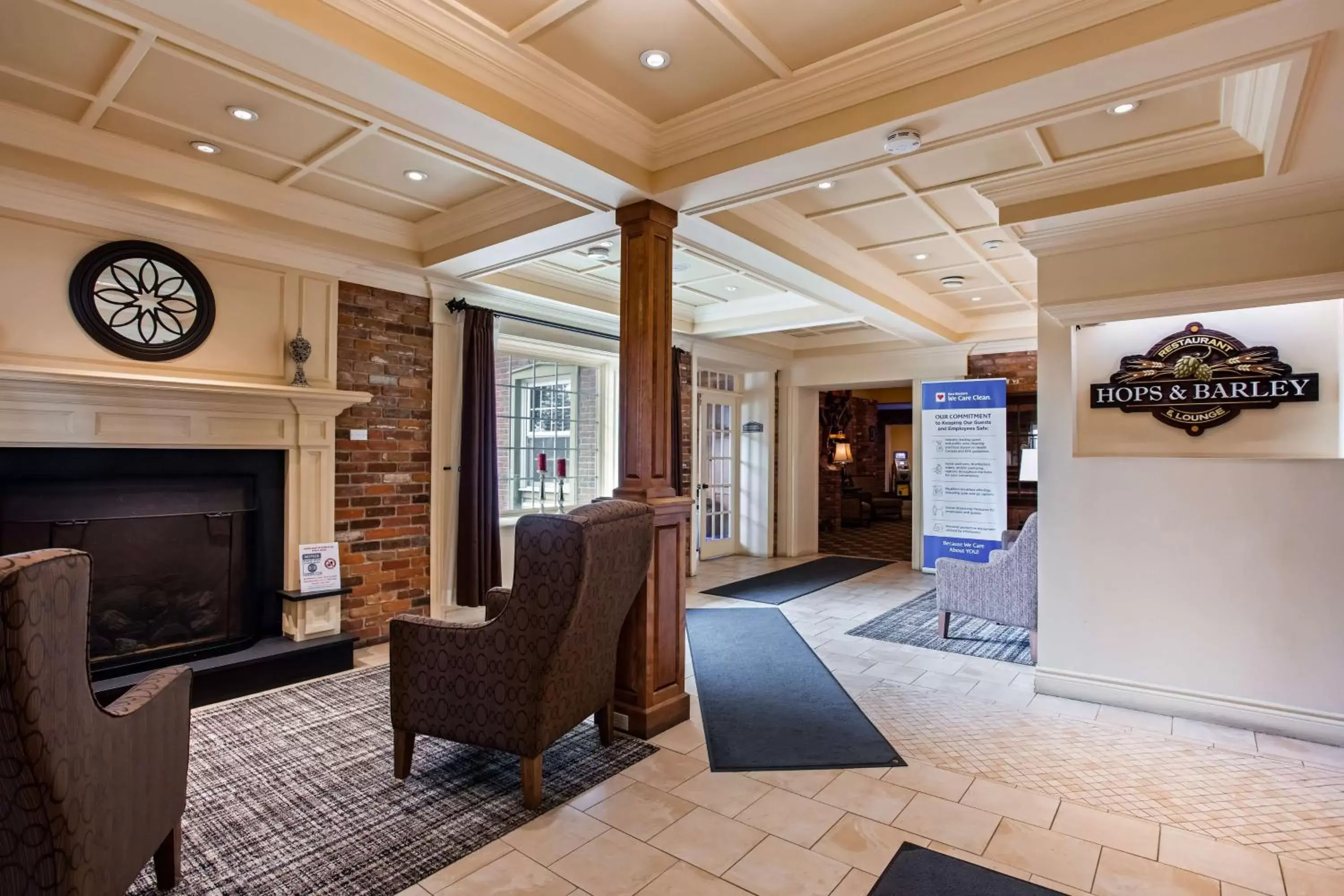Lobby or reception in Best Western Parkway Inn & Conference Centre