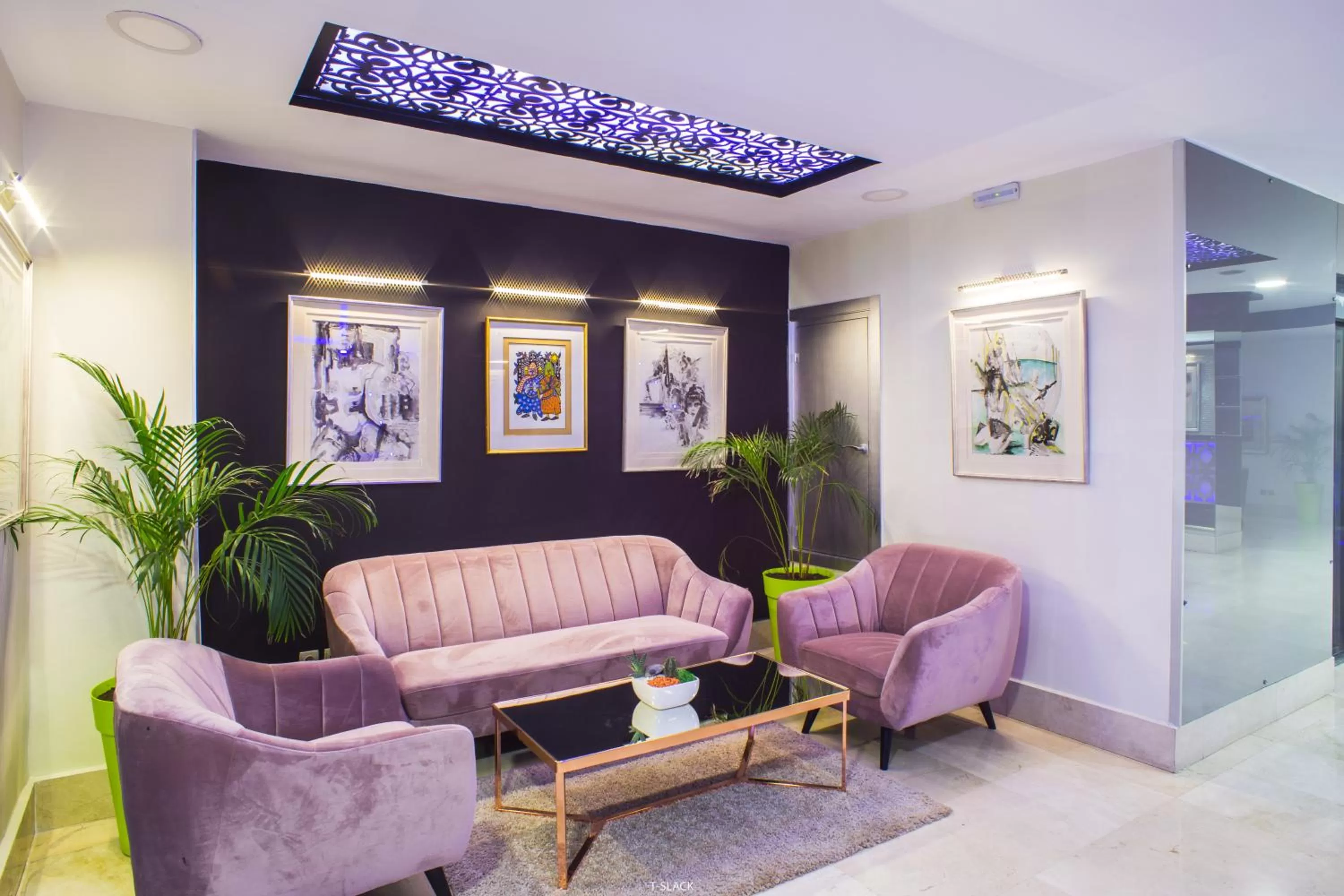 Property building in Hôtel Tanjah Flandria