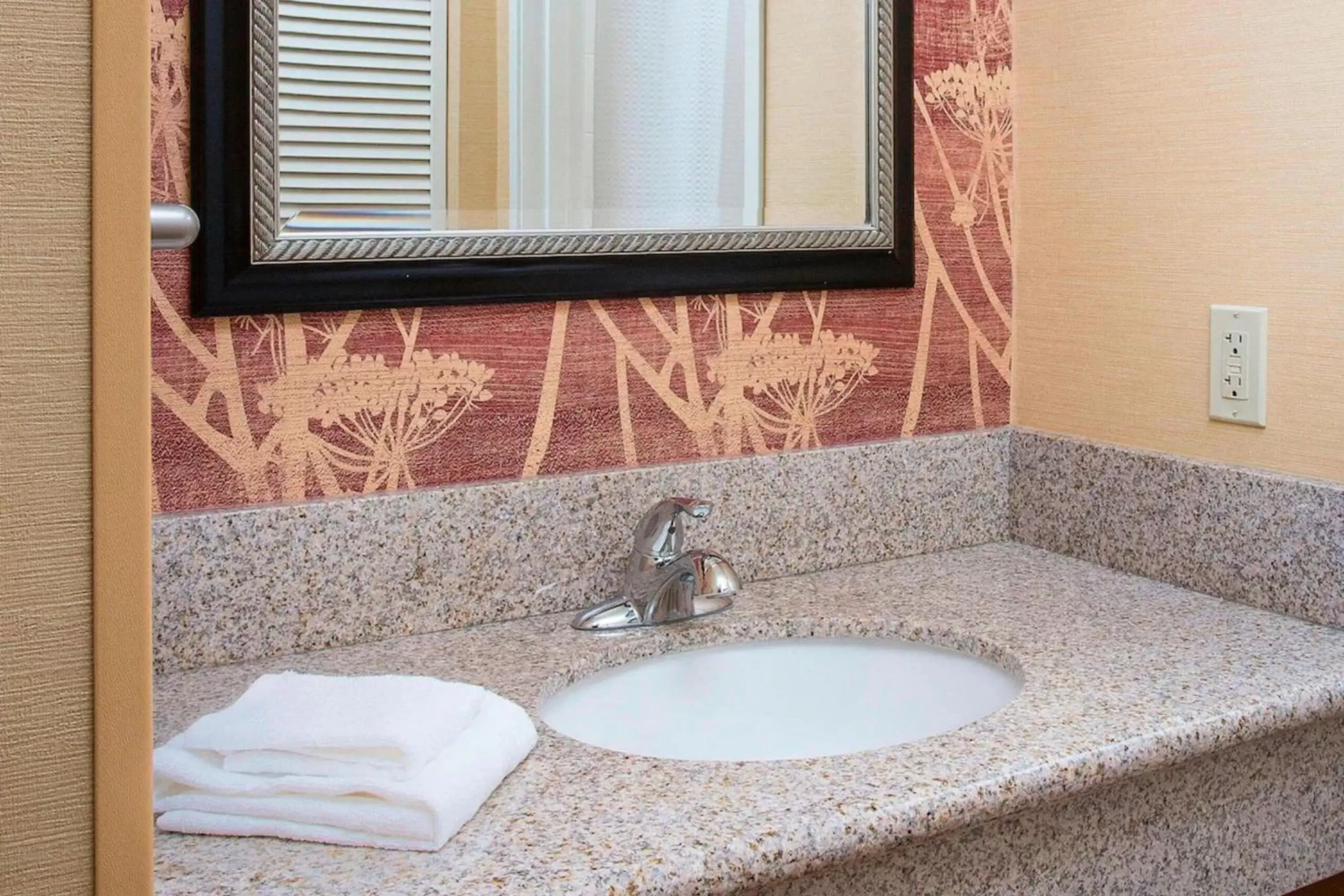 Bathroom in Courtyard by Marriott Peoria