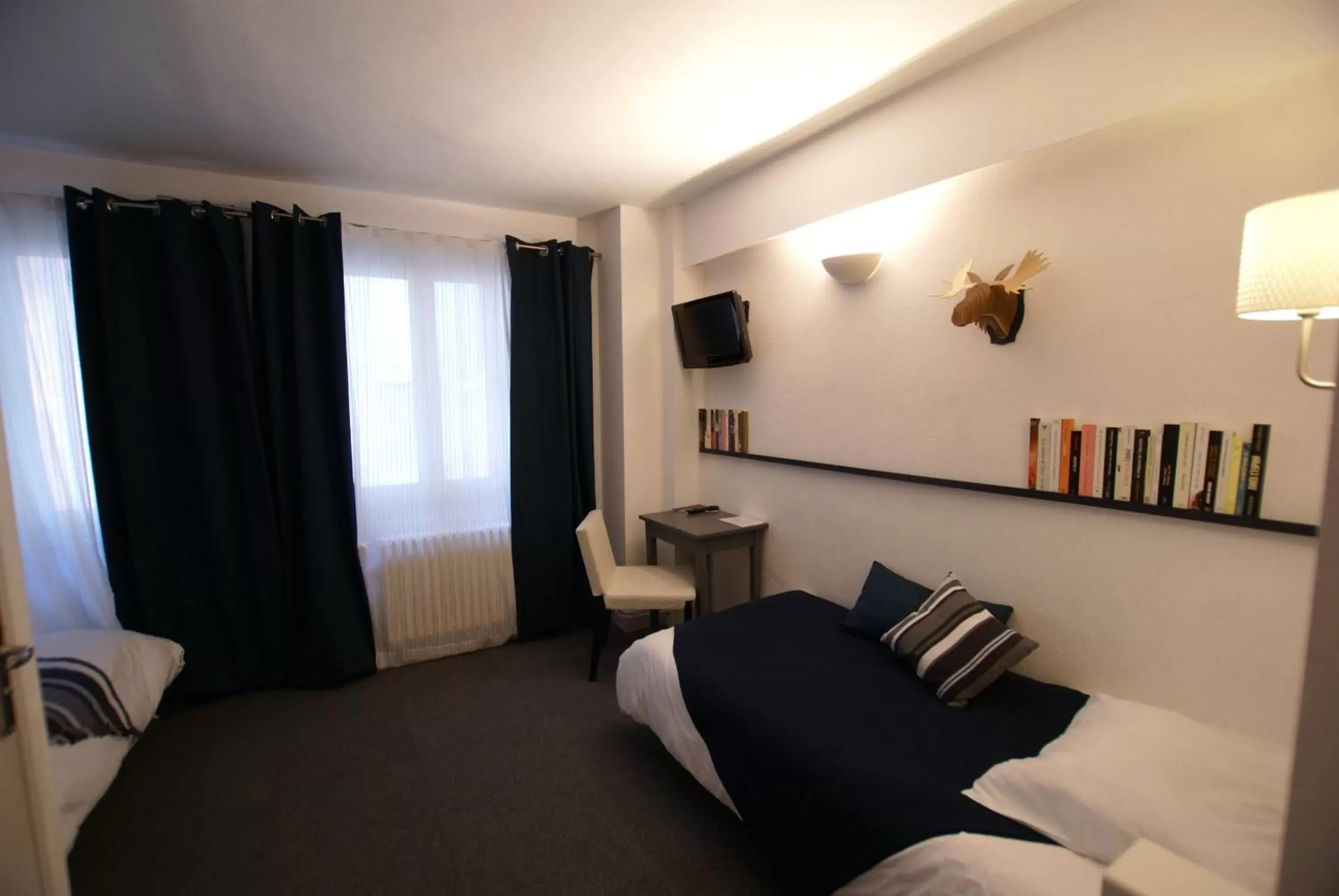 Bedroom, Seating Area in Hotel de la Placette Barcelonnette