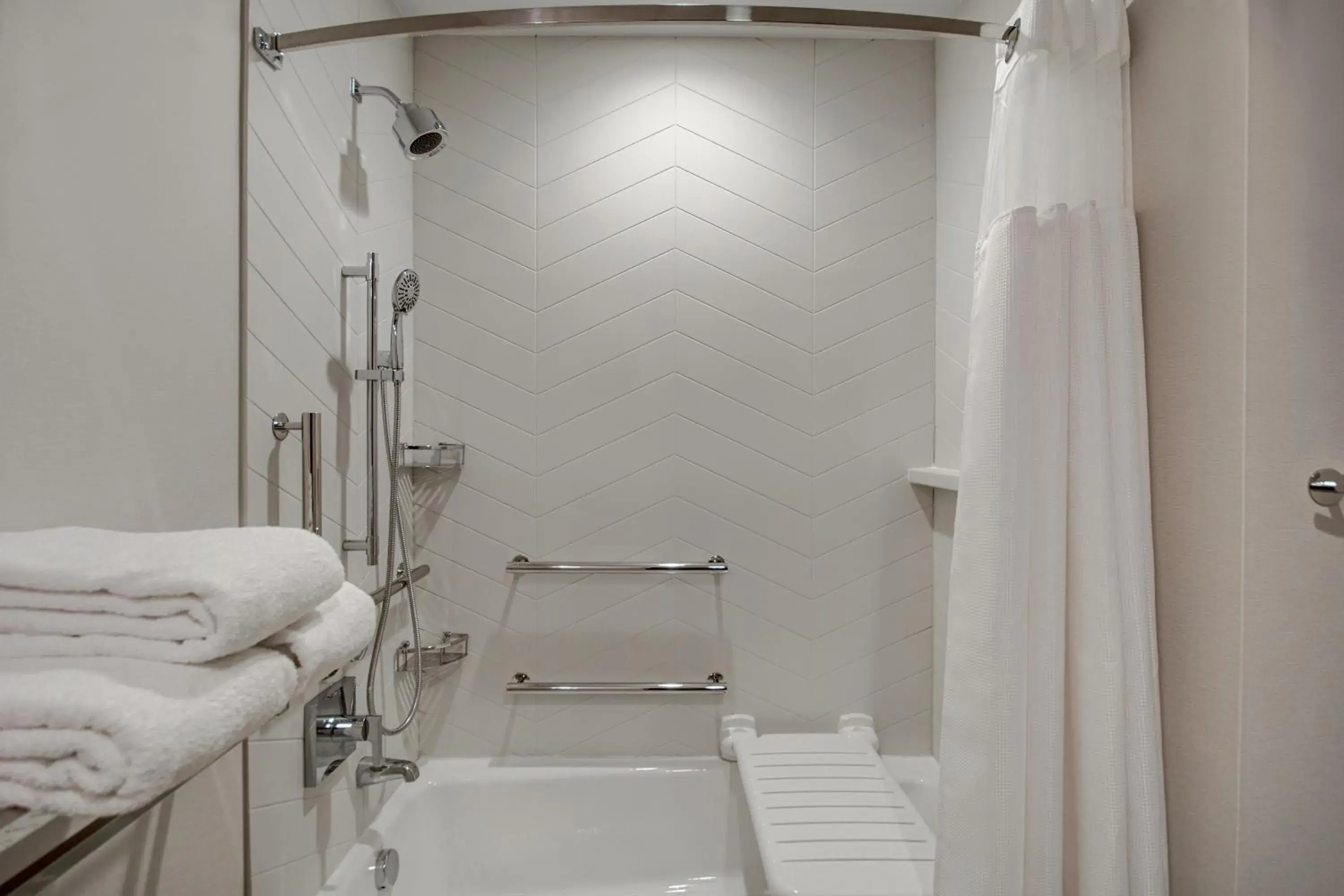 acessibility, Bathroom in Fairfield by Marriott Inn & Suites Rochester Hills