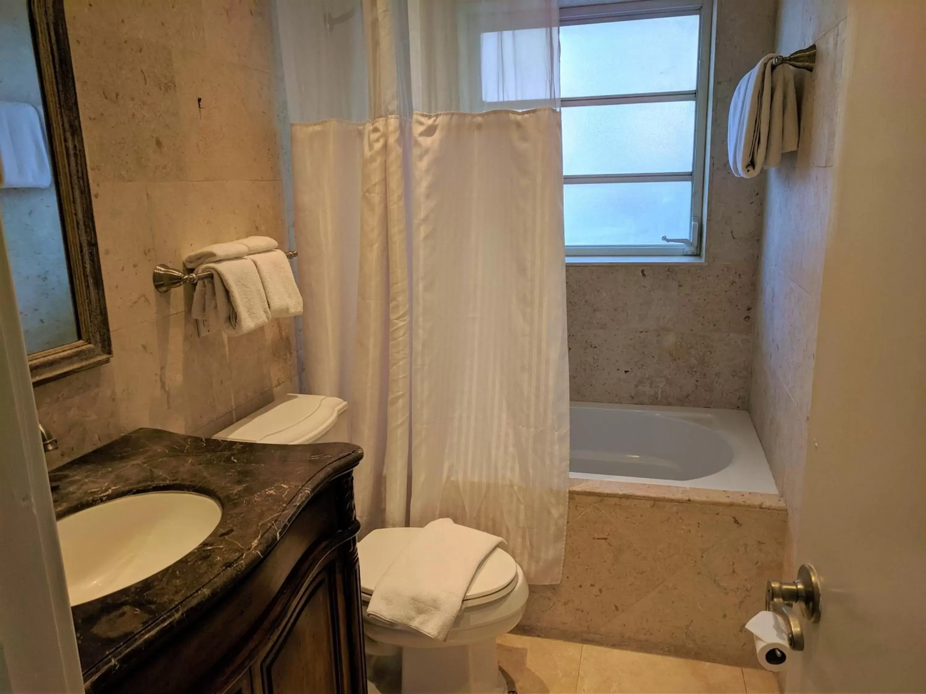 Shower, Bathroom in Manhattan Tower Apartment Hotel