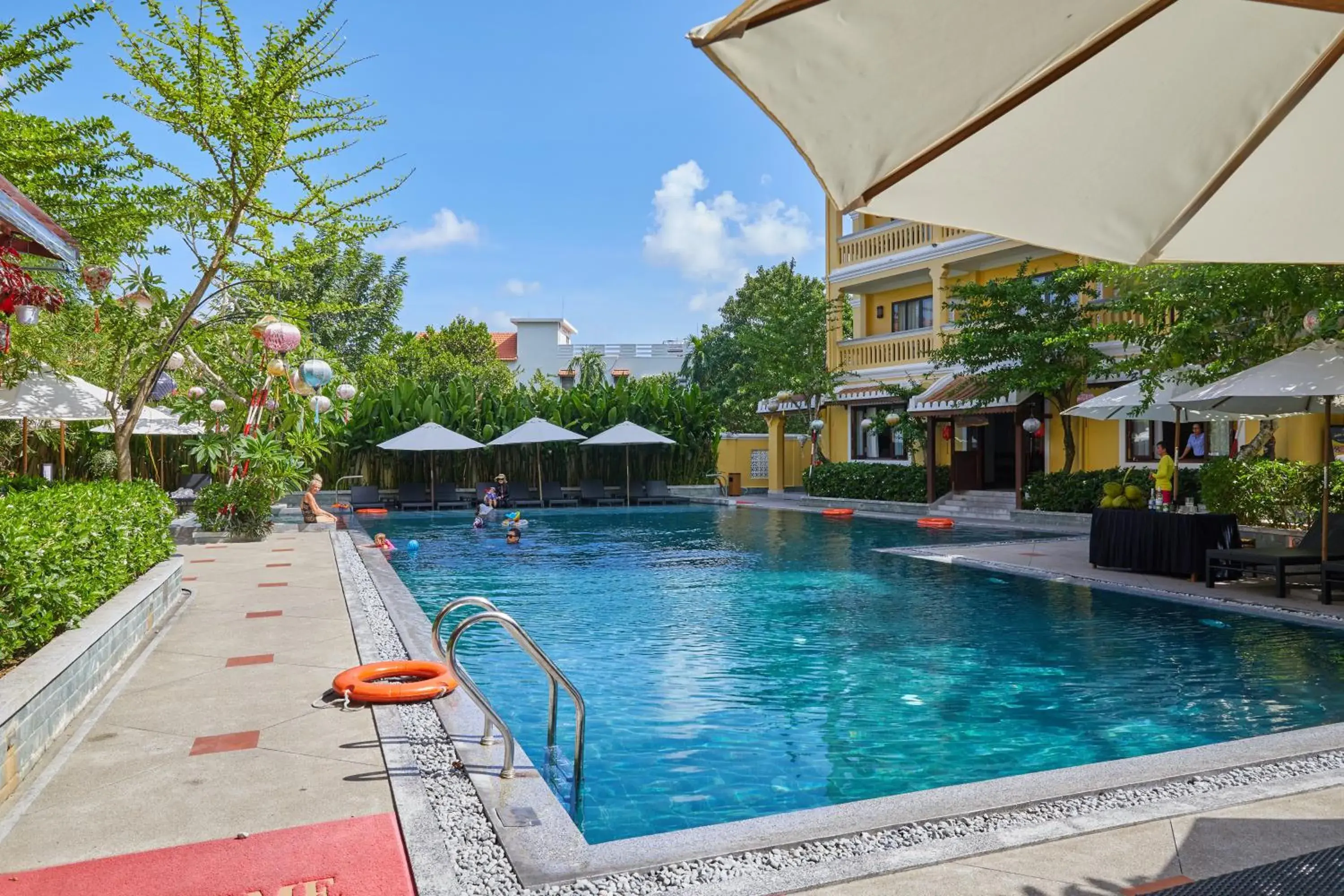 Staff, Swimming Pool in Hoi An Central Boutique Hotel & Spa (Little Hoi An Central Boutique Hotel & Spa)