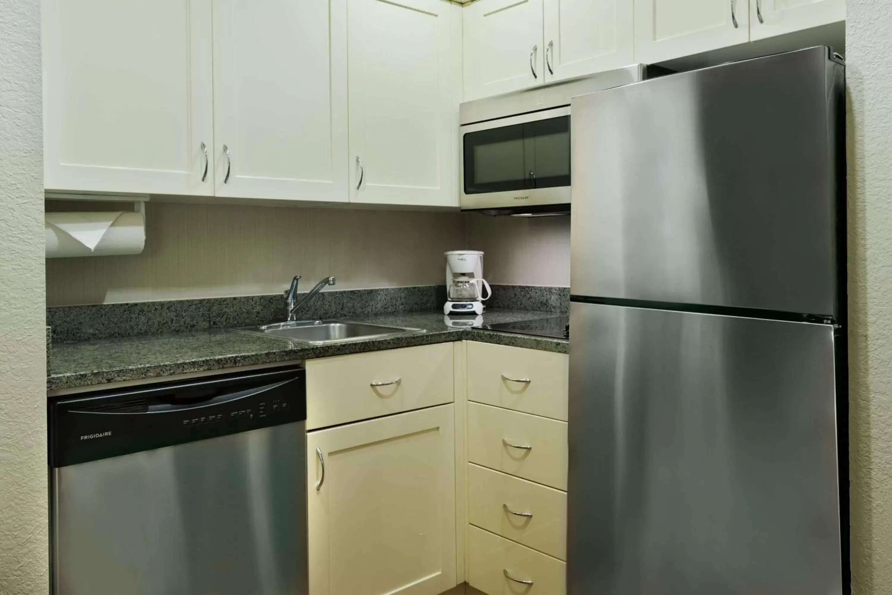 Kitchen or kitchenette, Kitchen/Kitchenette in Homewood Suites by Hilton Bonita Springs