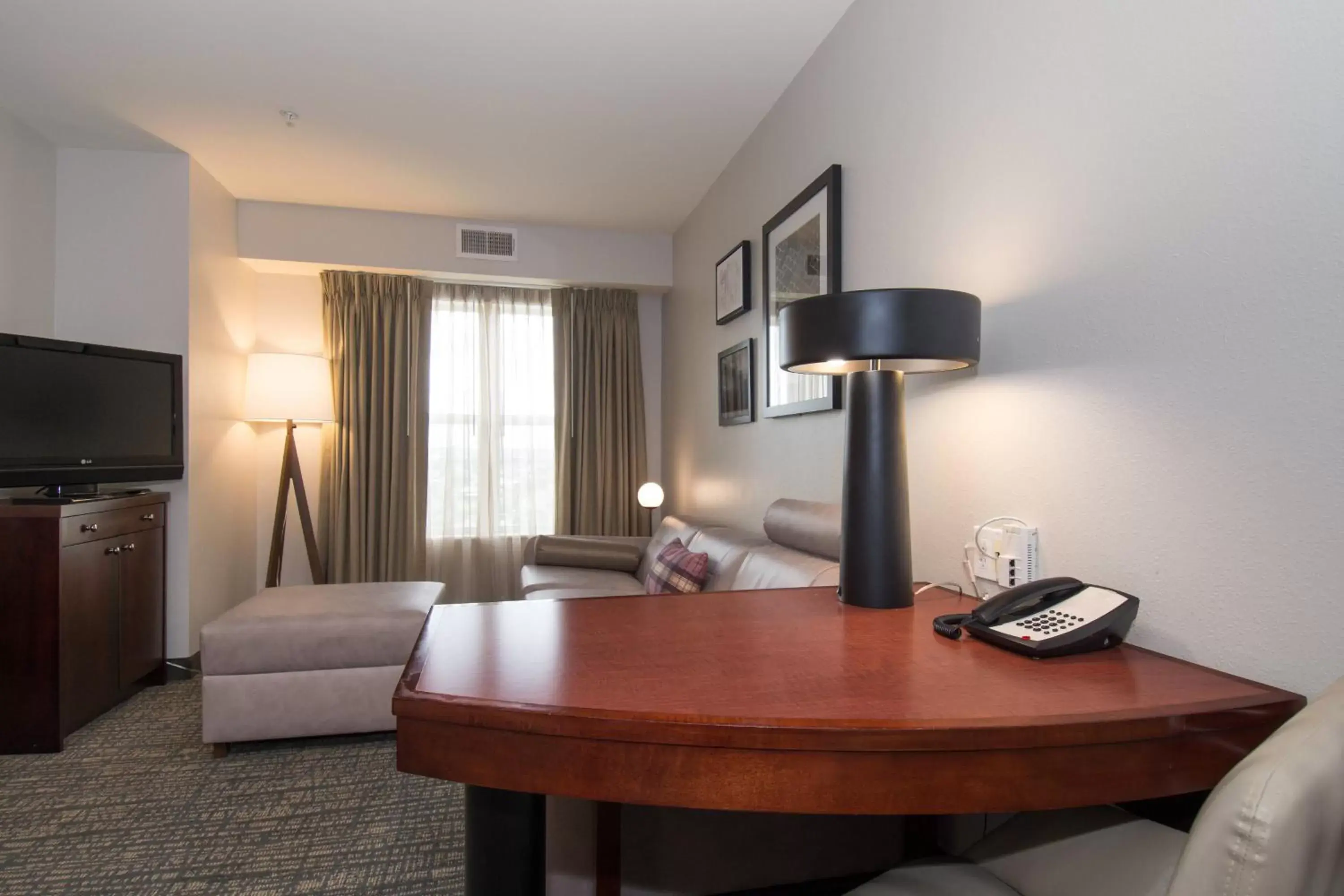 Bedroom, TV/Entertainment Center in Residence Inn Charlotte Concord