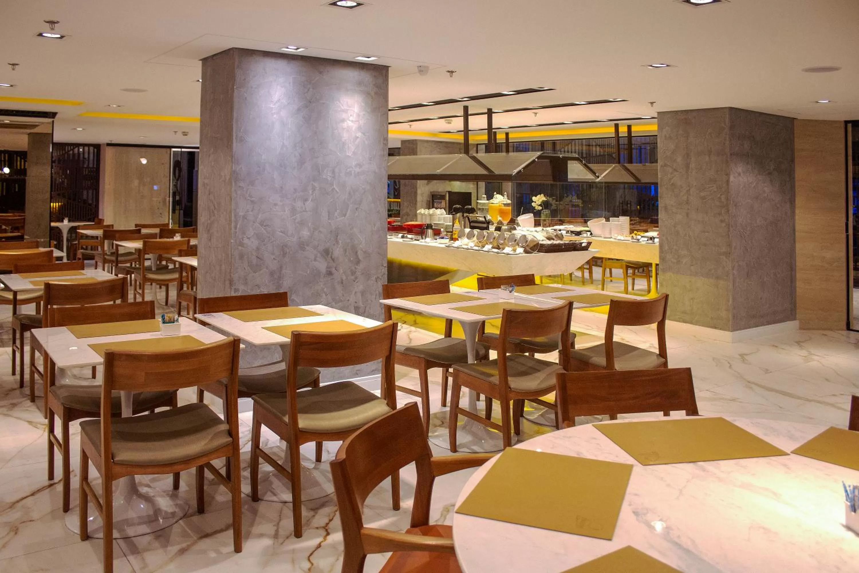 Restaurant/places to eat in Lets Idea Brasília Hotel