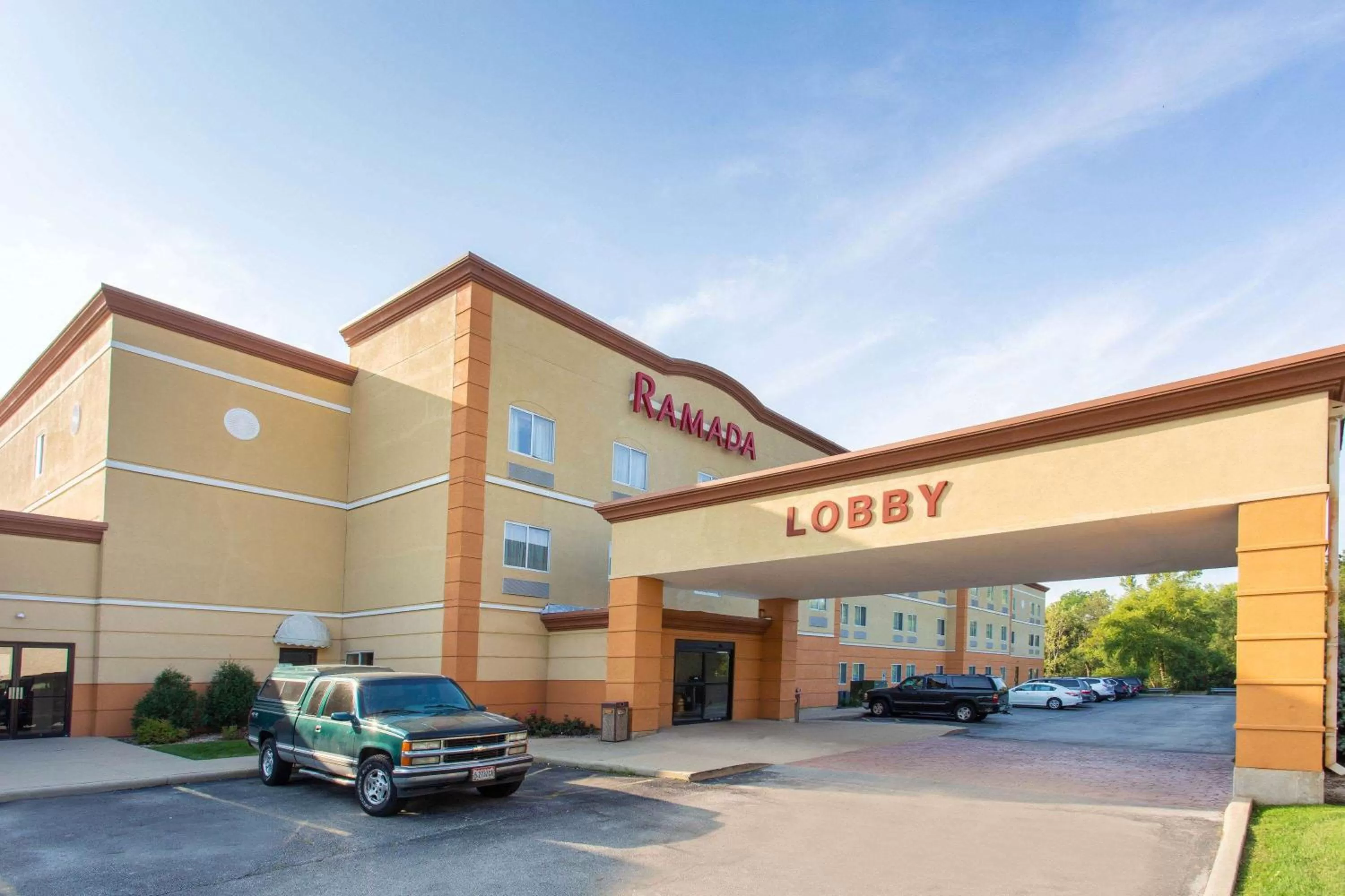 Property building in Ramada by Wyndham Glendale Heights/Lombard