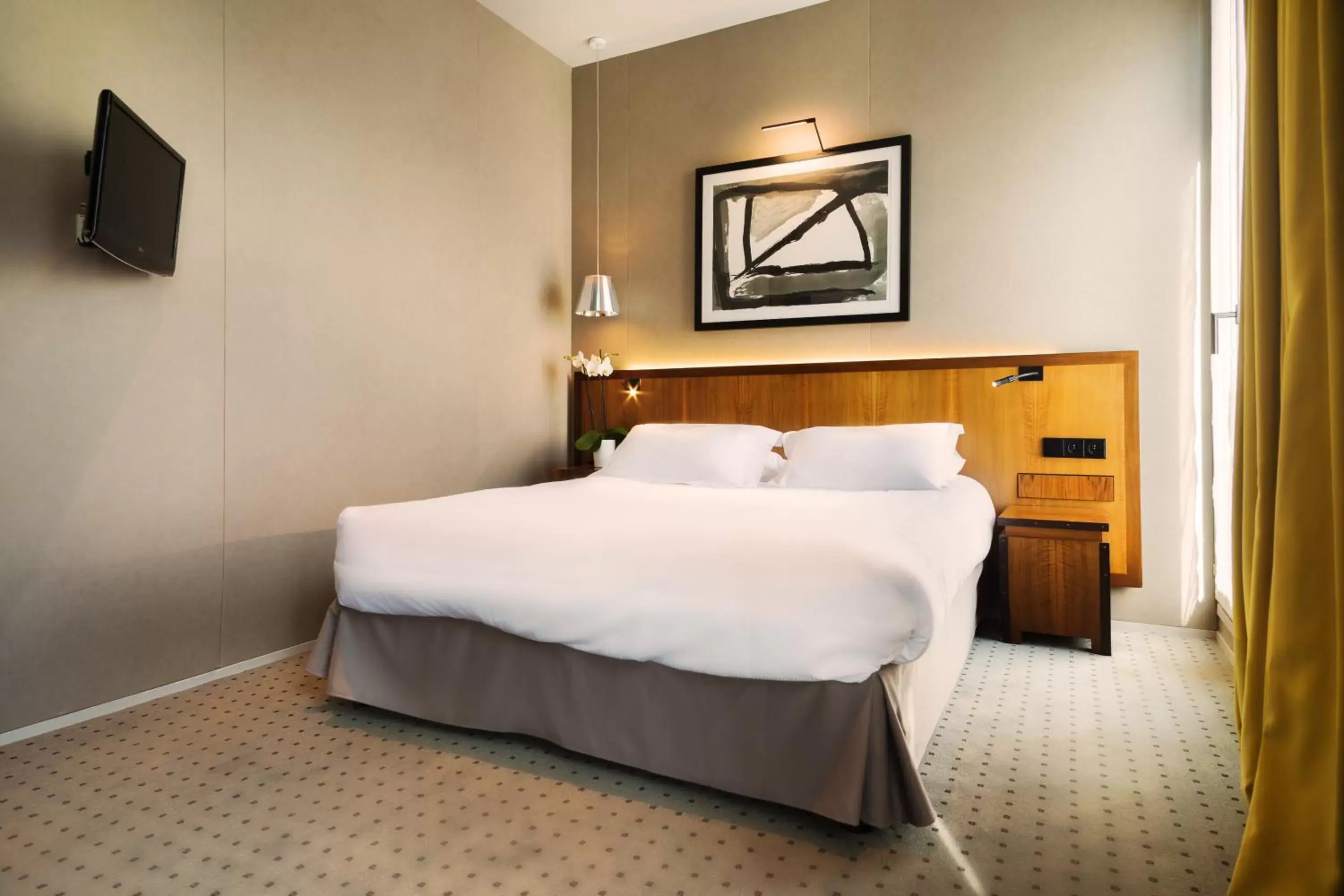 Photo of the whole room, Bed in Chateaudun Opéra Photo of the whole room, Bed in Chateaudun Opéra